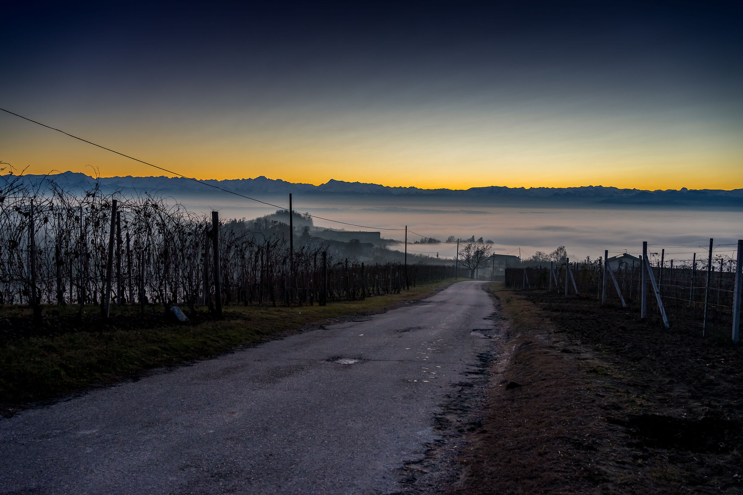 Tramonto con nebbia
