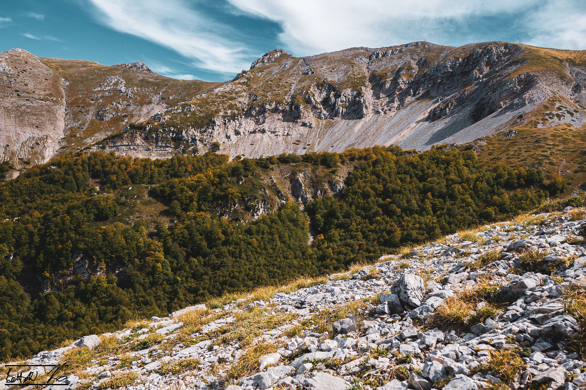 Monte Viglio: l'anfiteatro nord della cresta