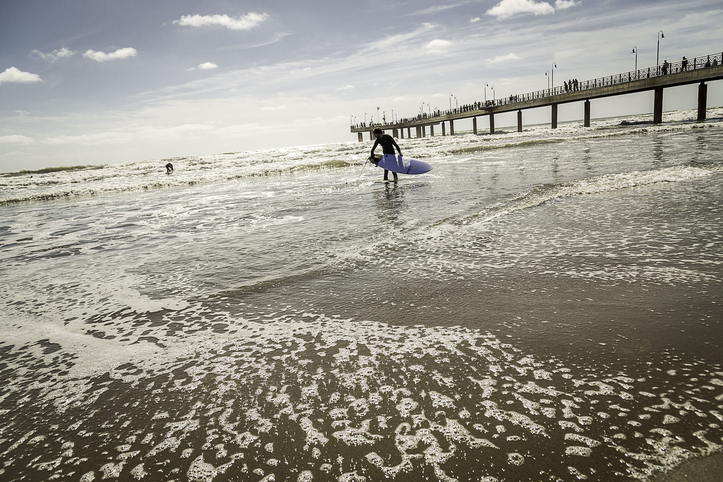 Surfer in Marina di Pietrasanta