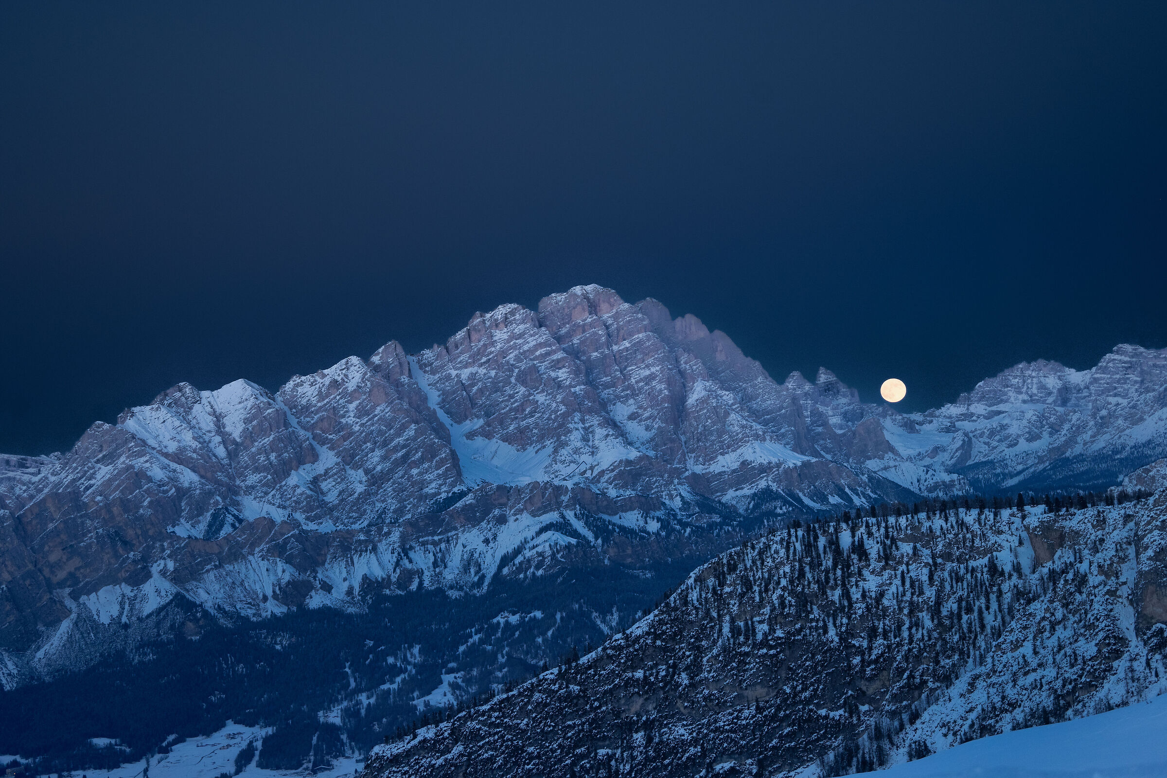 MOON ON MONTE CRISTALLO