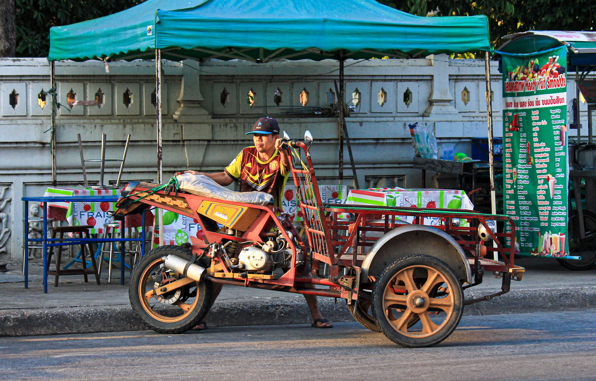 seller in motorbike