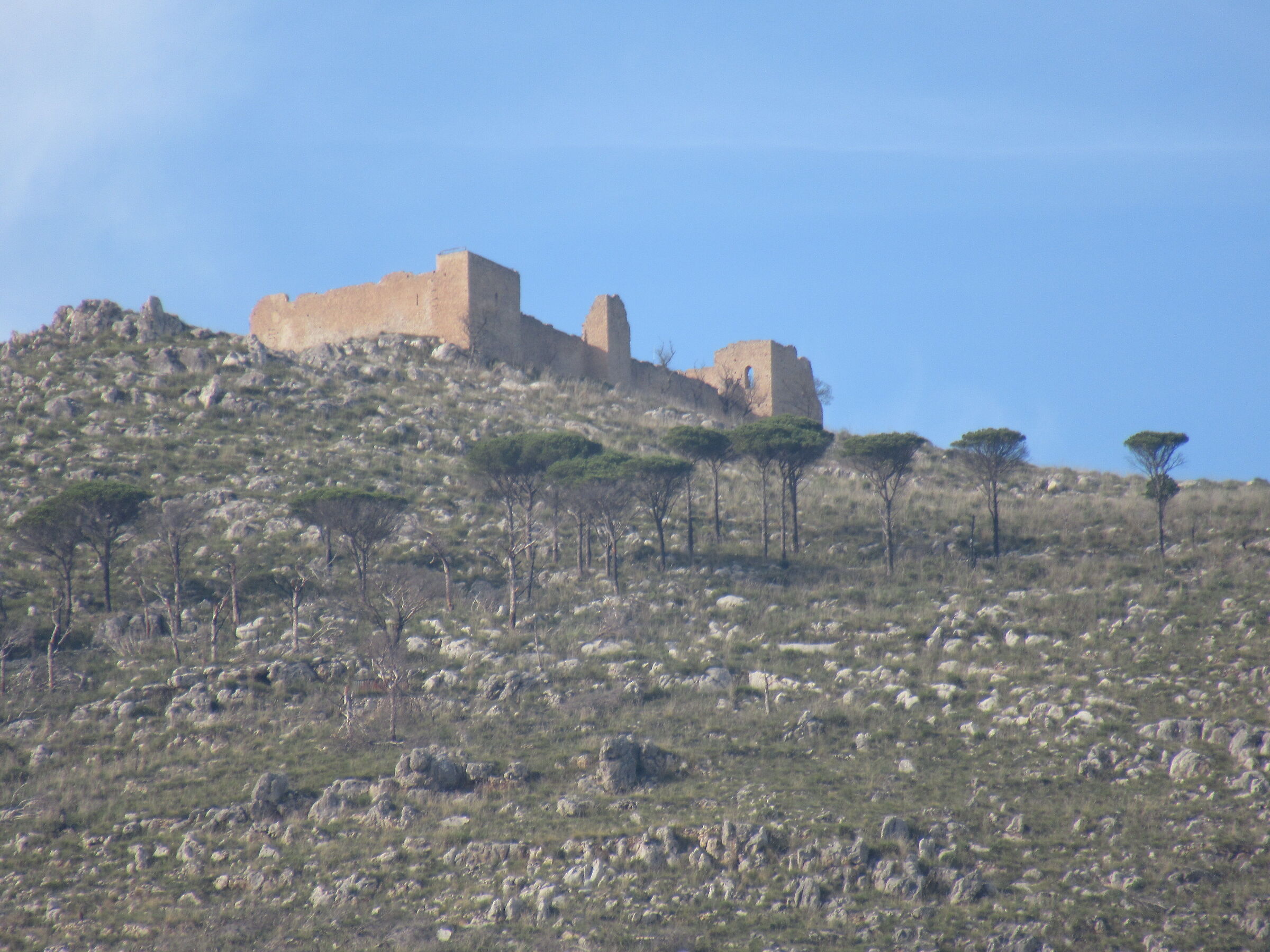 THE USUAL CASTELLACCIO WITH THE COMPACT ZOOM