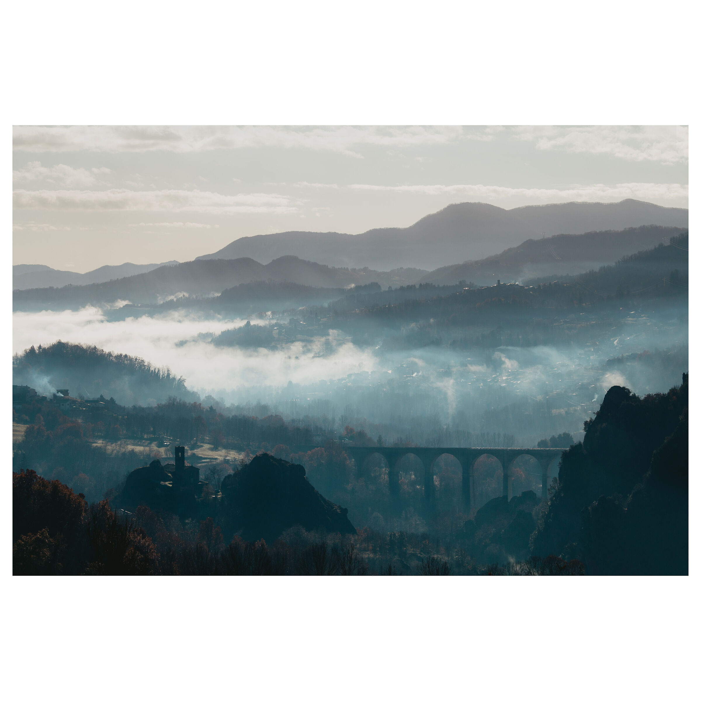 Terra magica, nebbia in Garfagnana