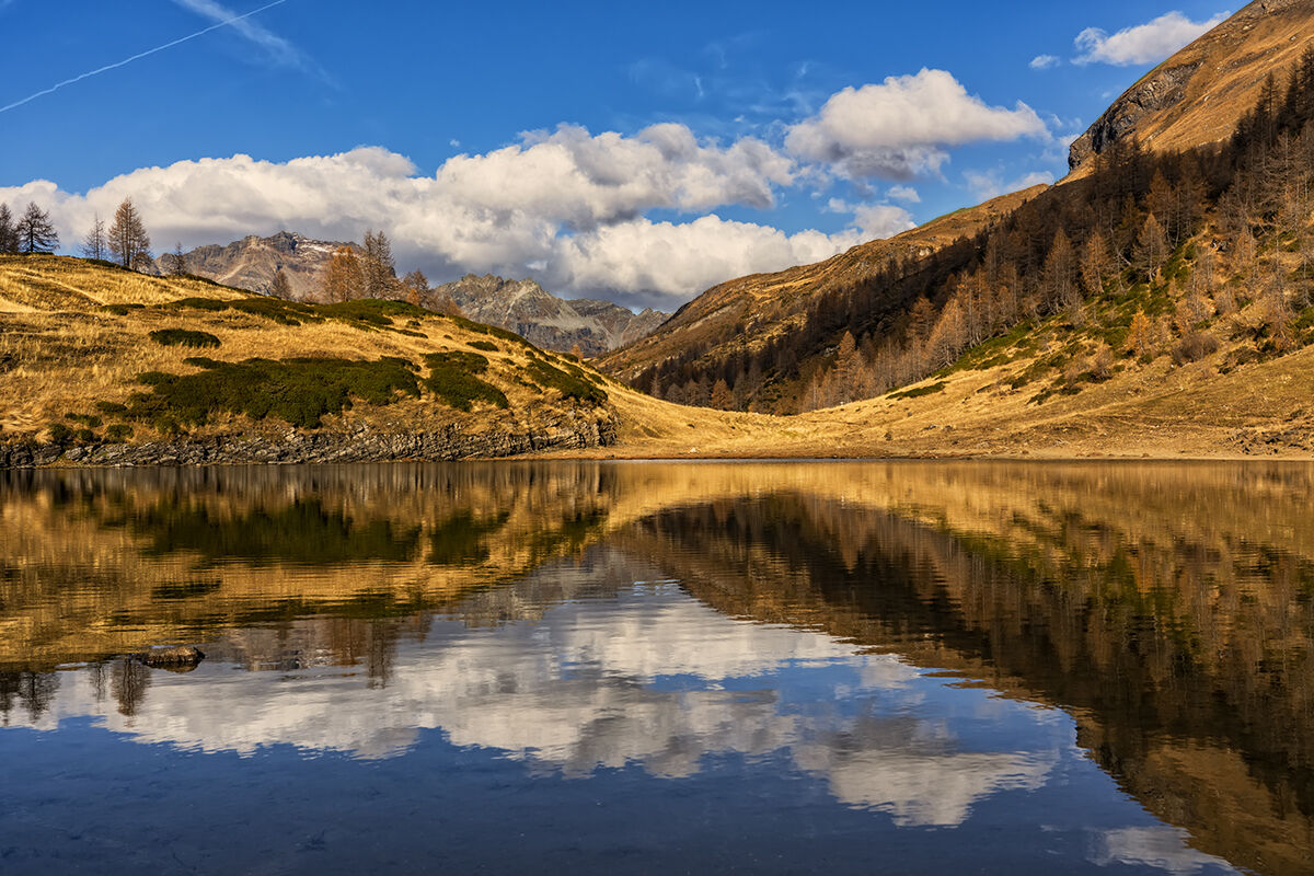 Colors, clouds and reflections