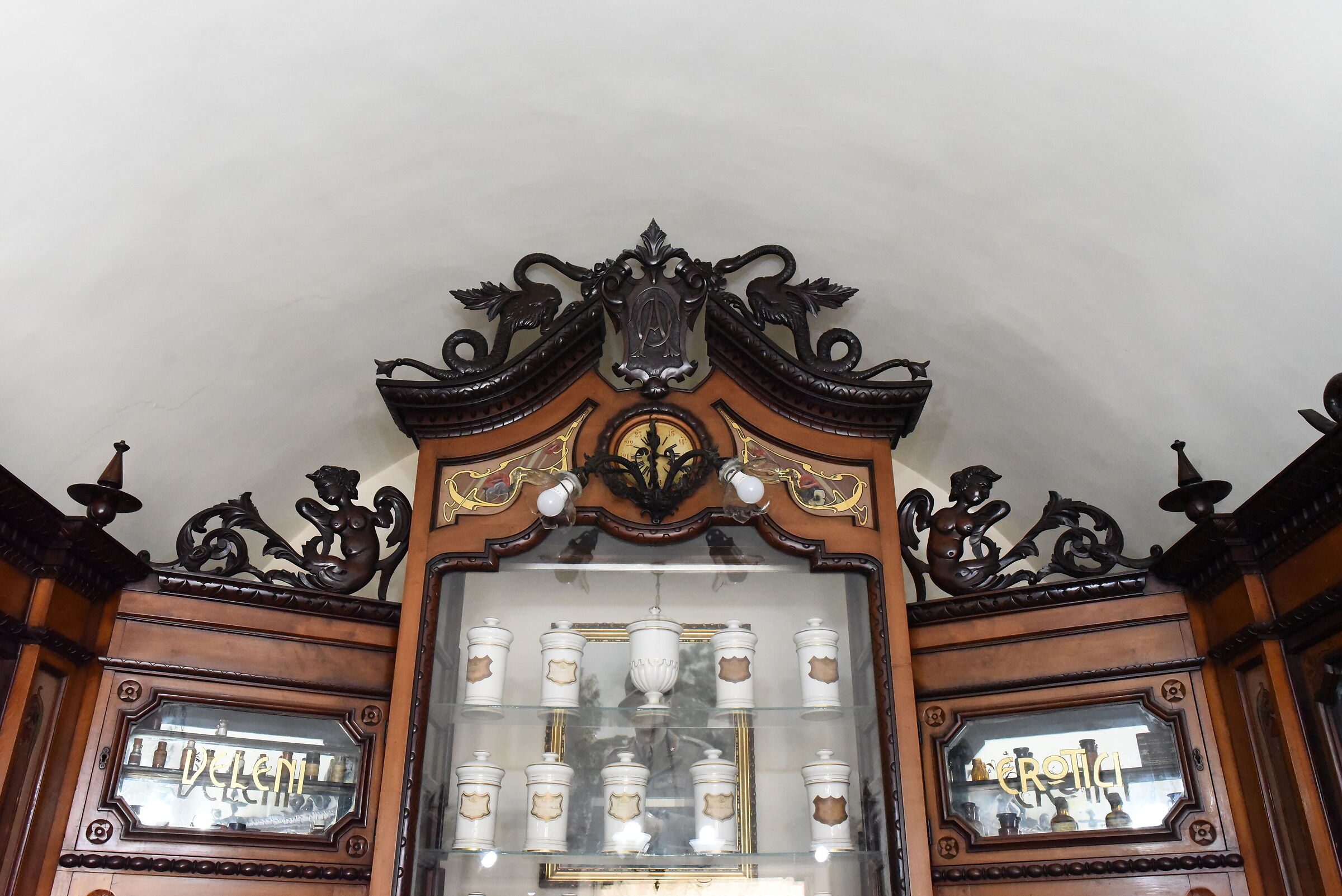 " ISO 12. 8 0 0 ", F. 6.7, 1/ 250- Nikon 28, 1.4 E ED