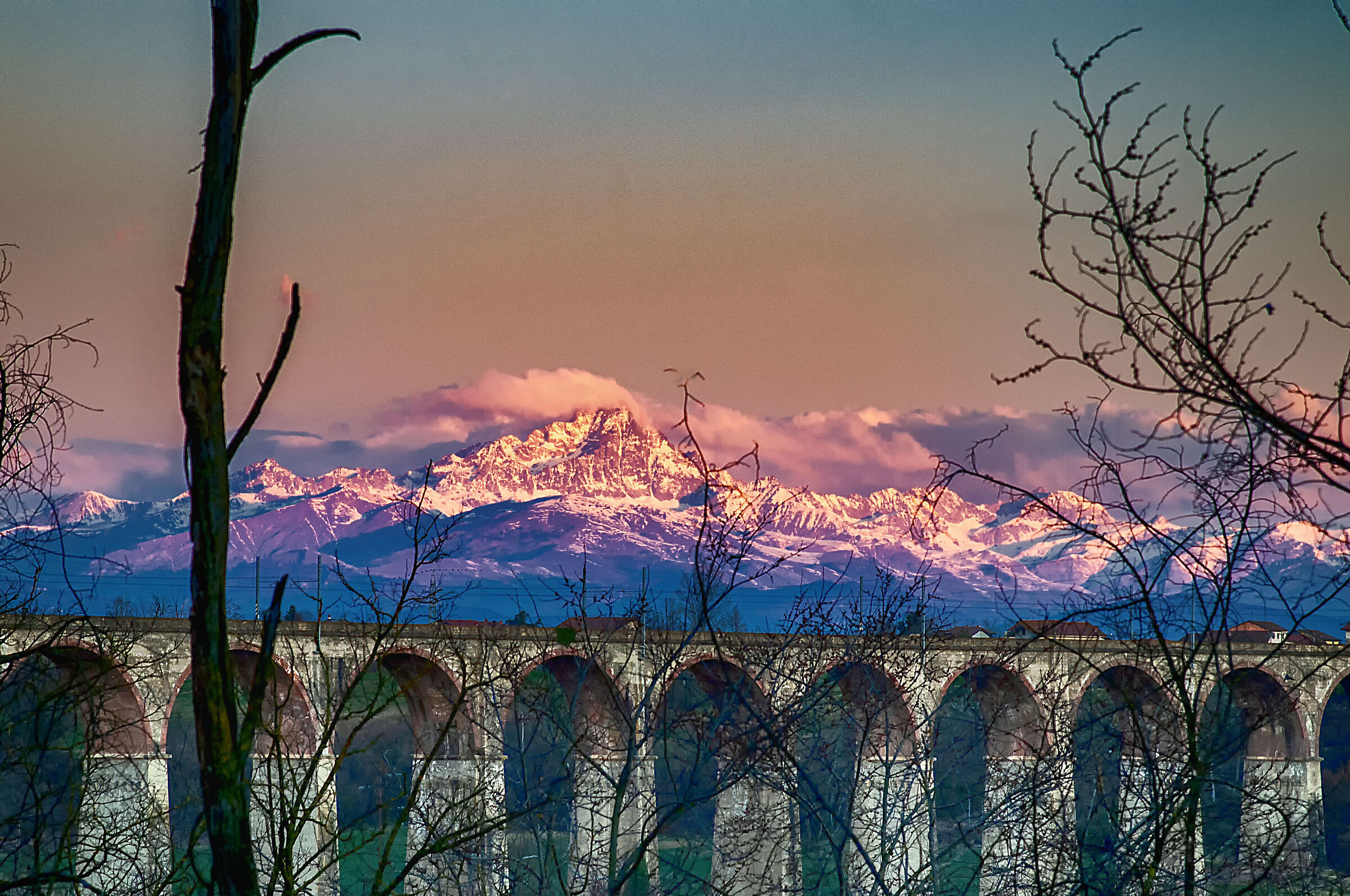 ponte ferrovia con monviso