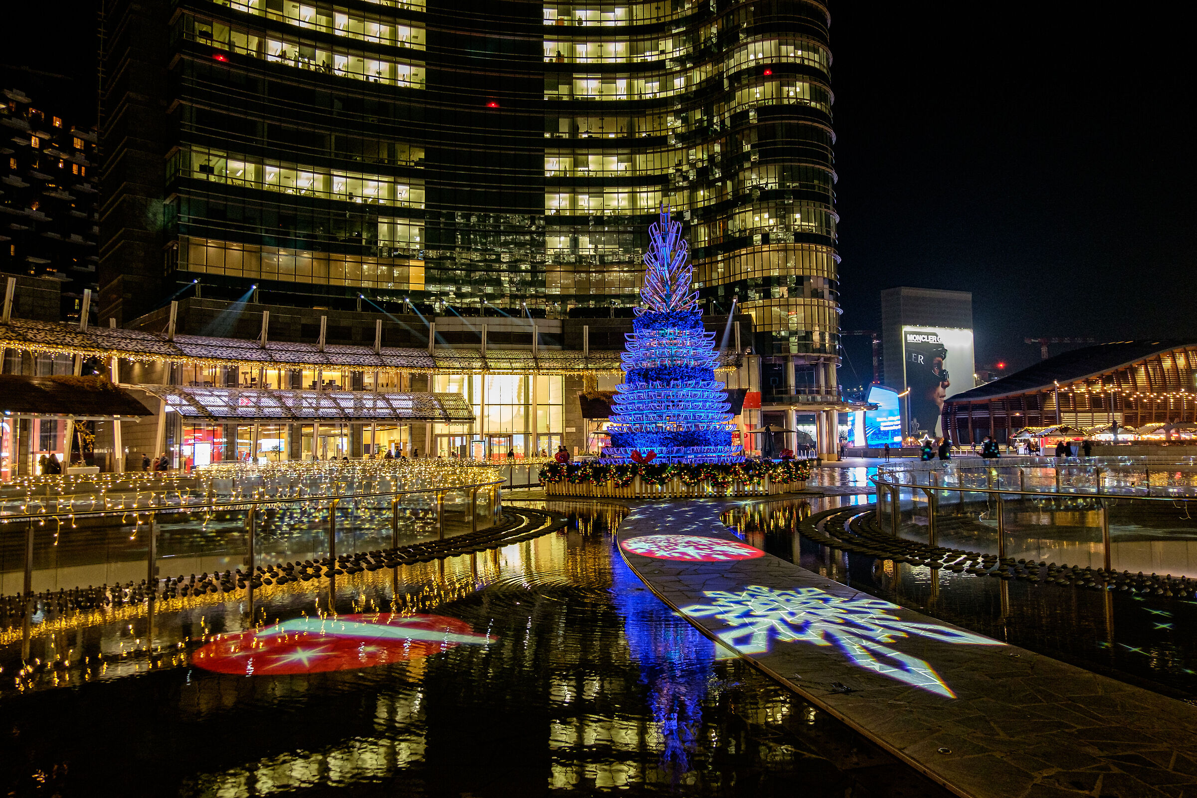 Piazza Gae Aulenti - Milan