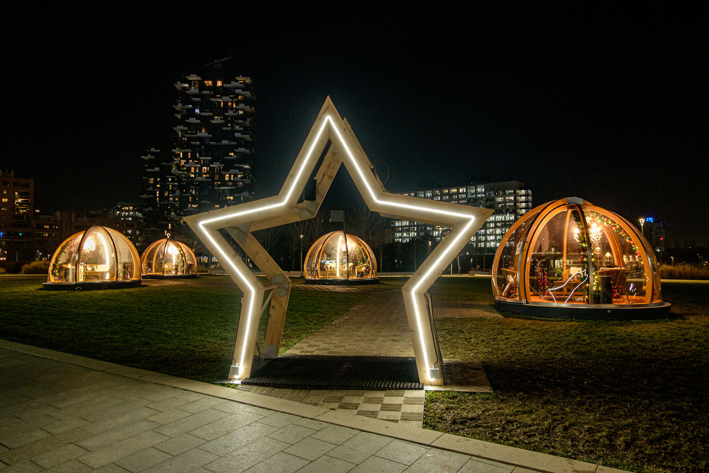 Piazza Gae Aulenti - Milan