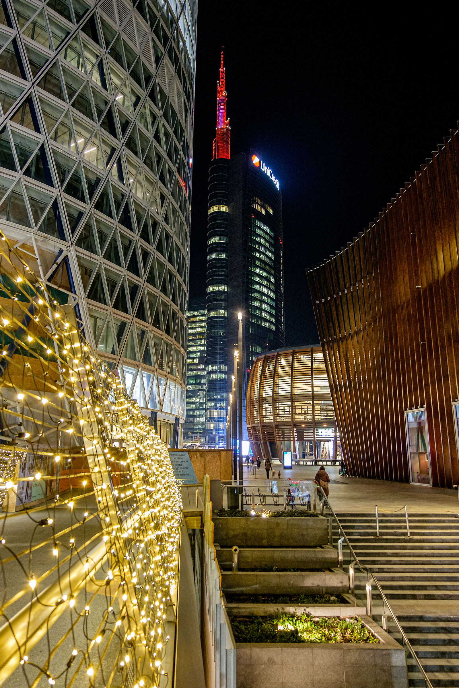 Piazza Gae Aulenti - Milan