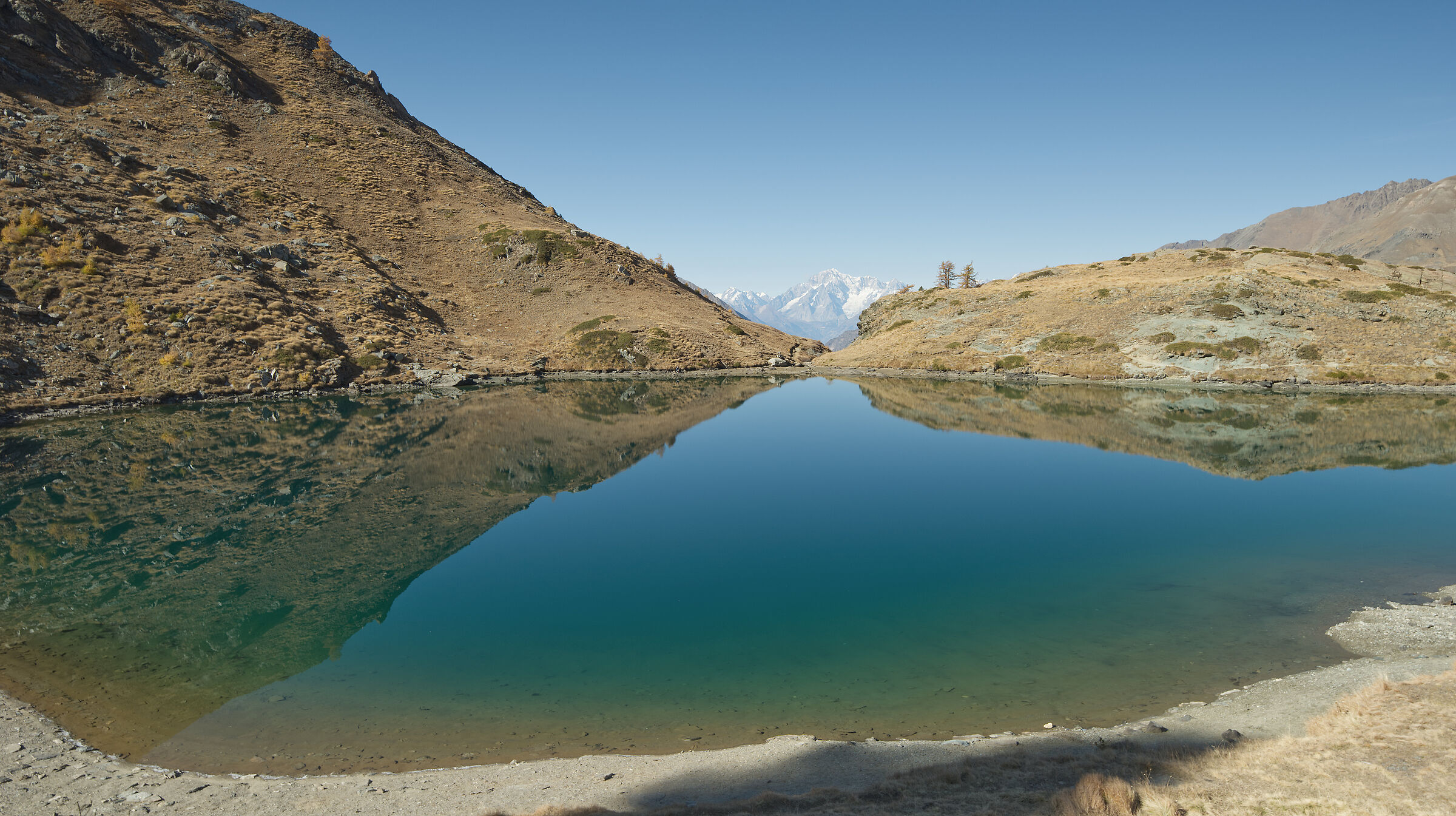 autumn in Val d'Aosta October 2021-Lake Loie 2354m