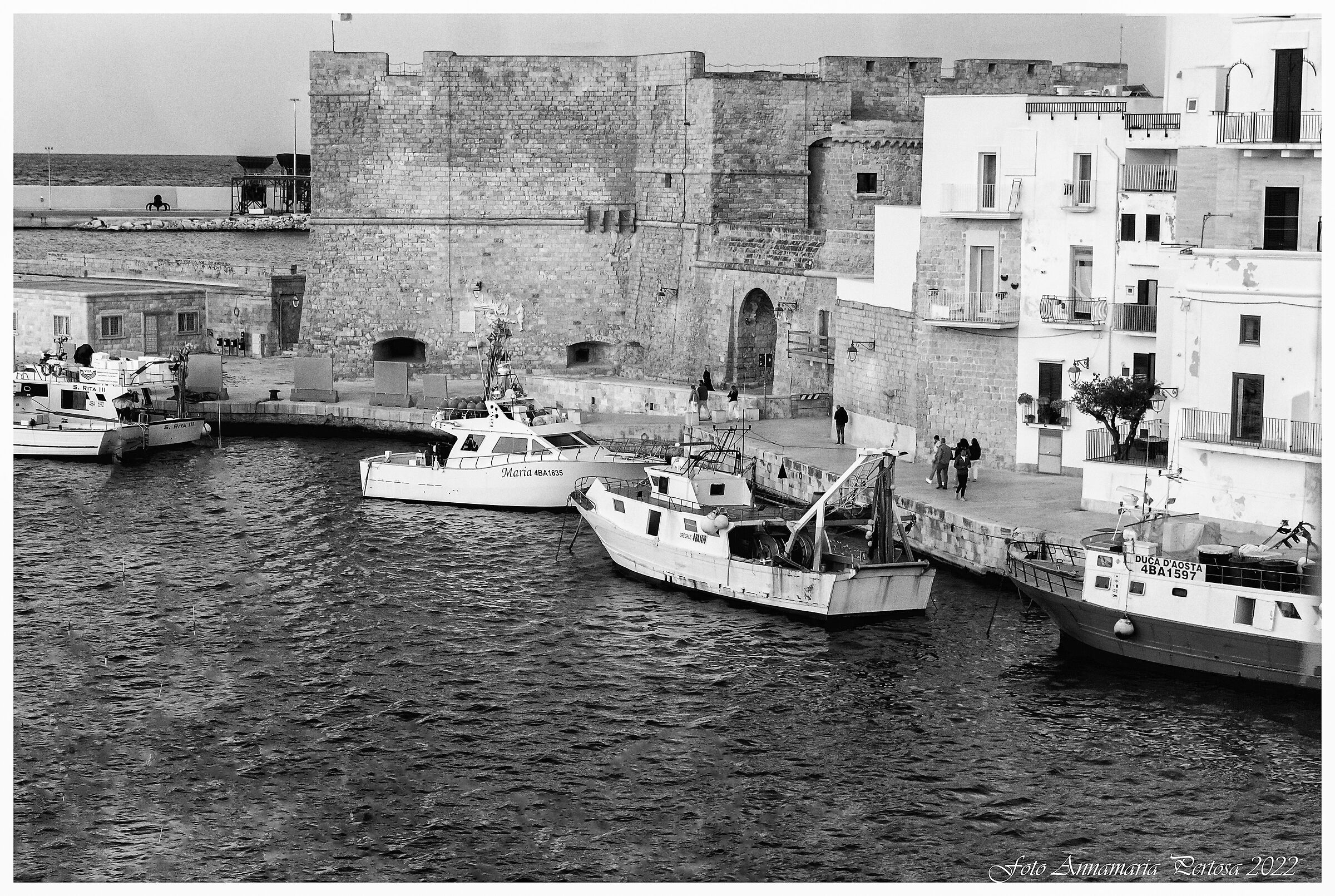 GLIMPSE OF THE PORT OF MONOPOLI