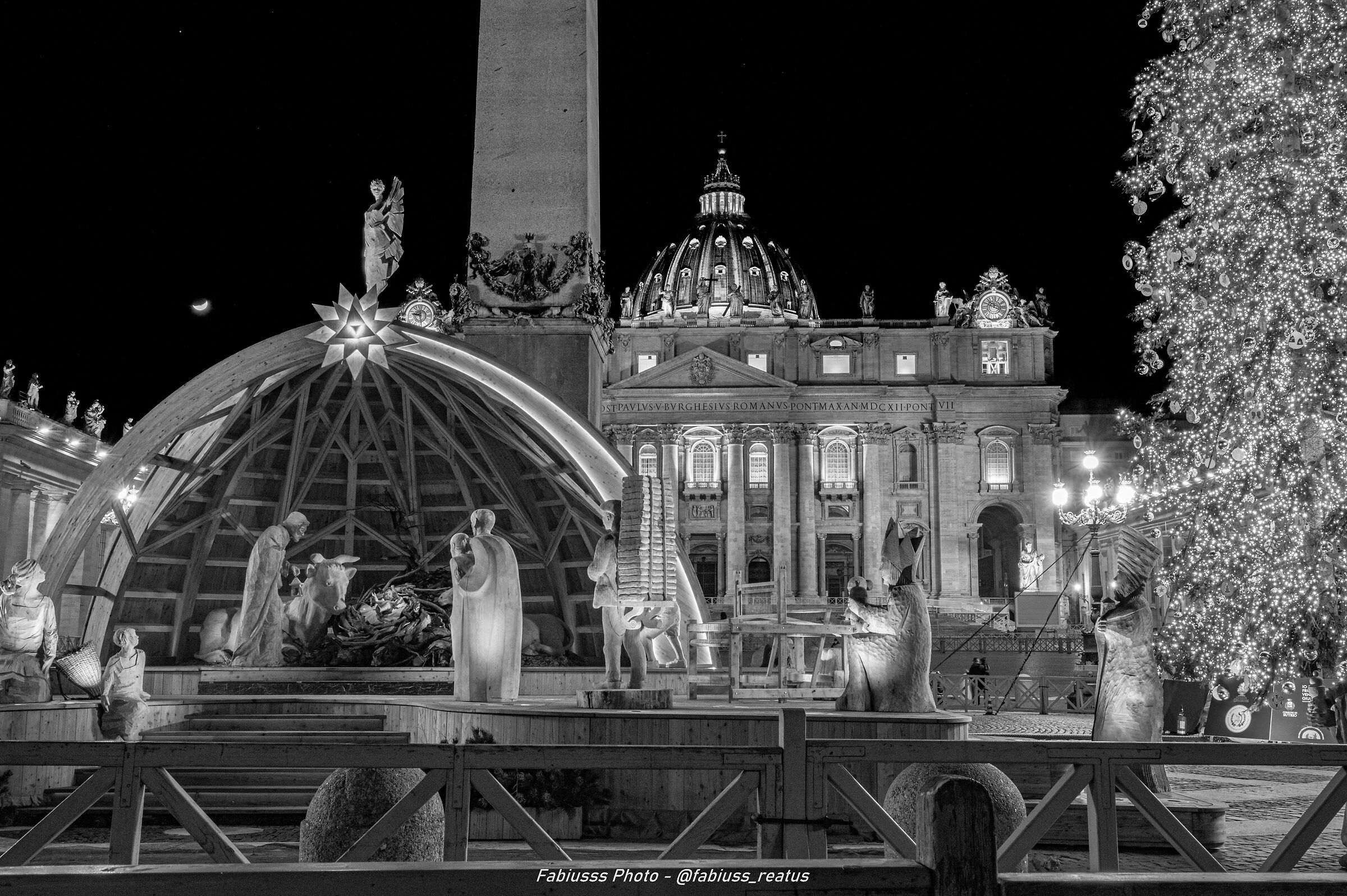 Atmosfera Natalizia in P.za San Pietro