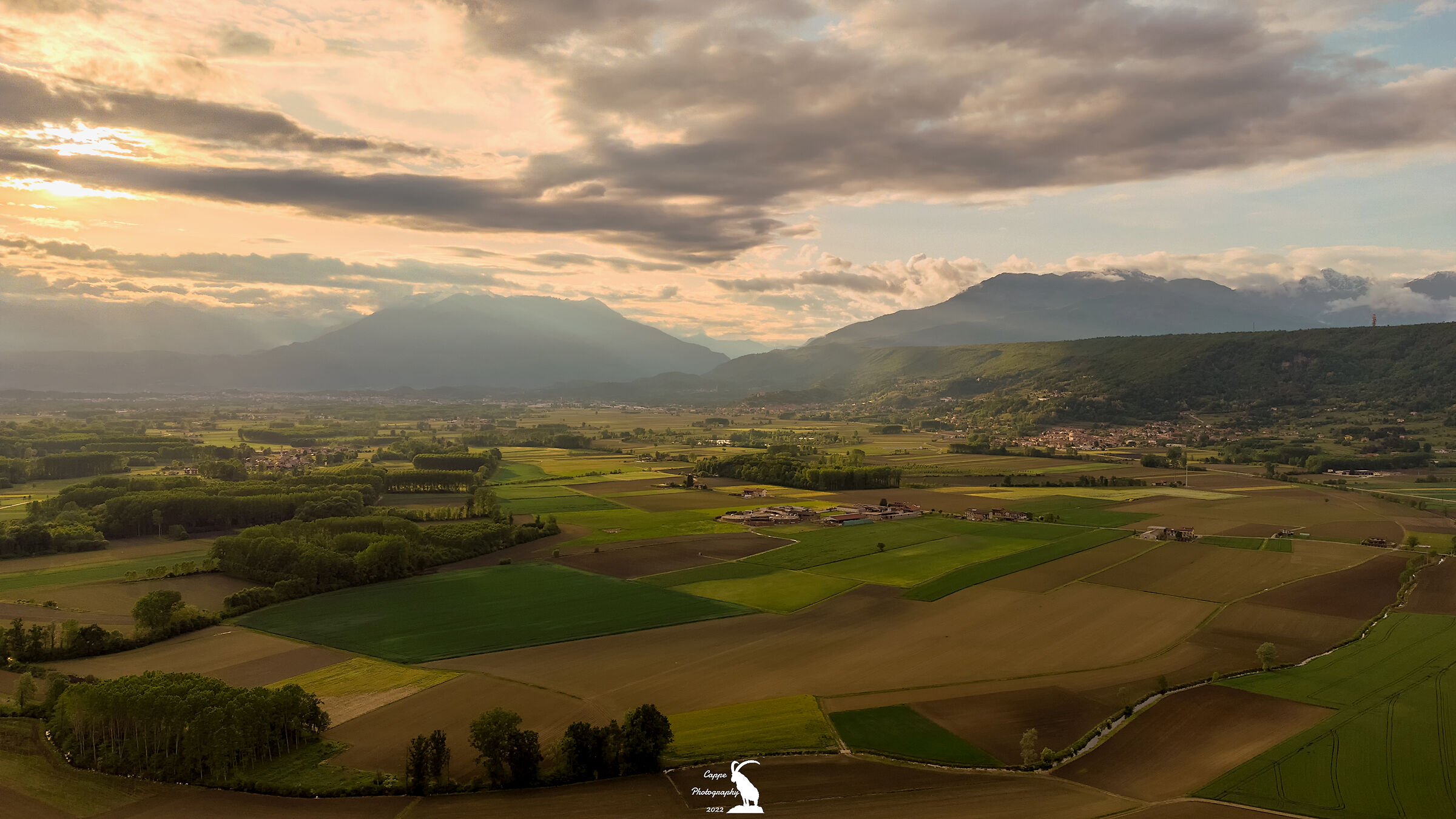 Uno sguardo al tramonto verso l'imbocco della VDA