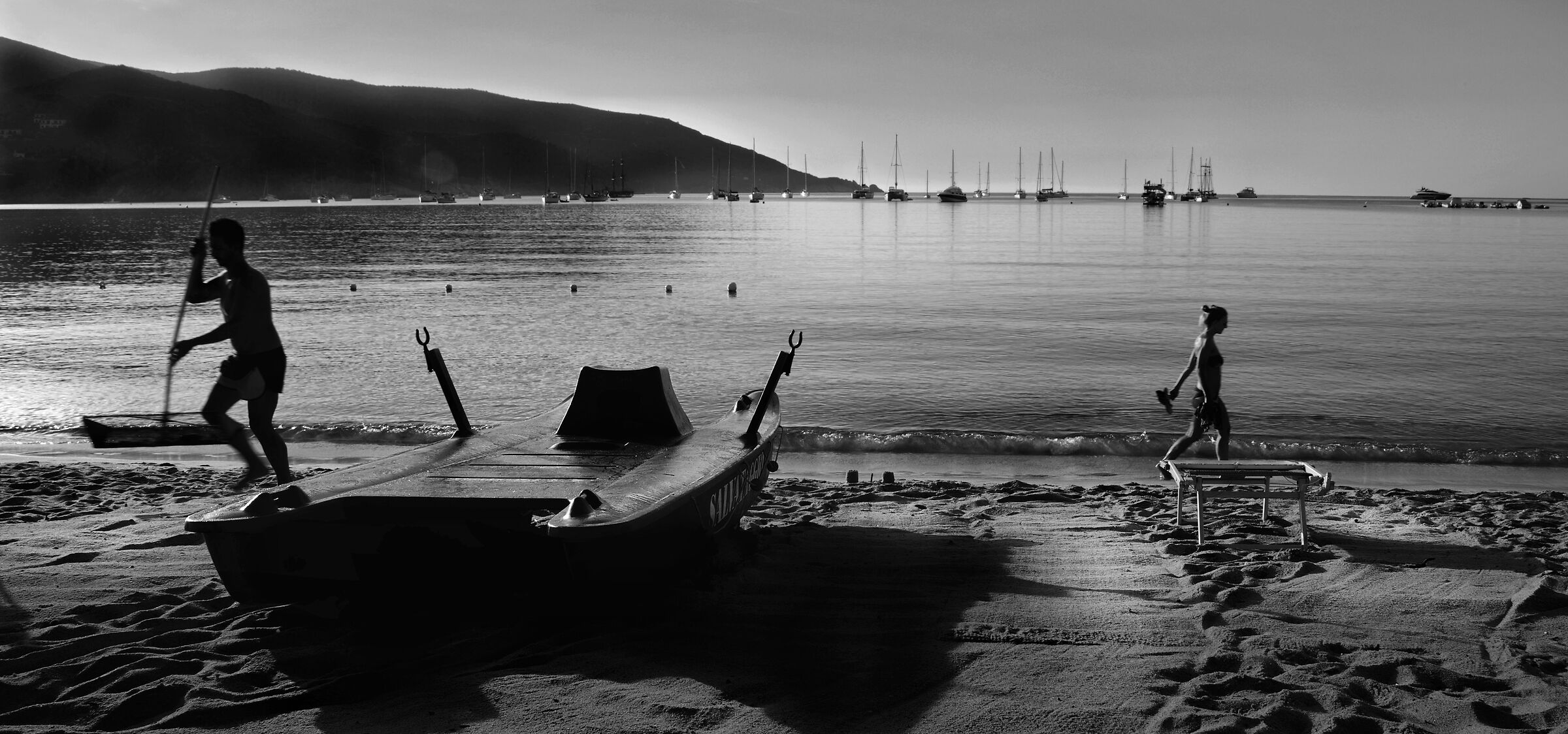 Chi lavora...e chi passeggia....