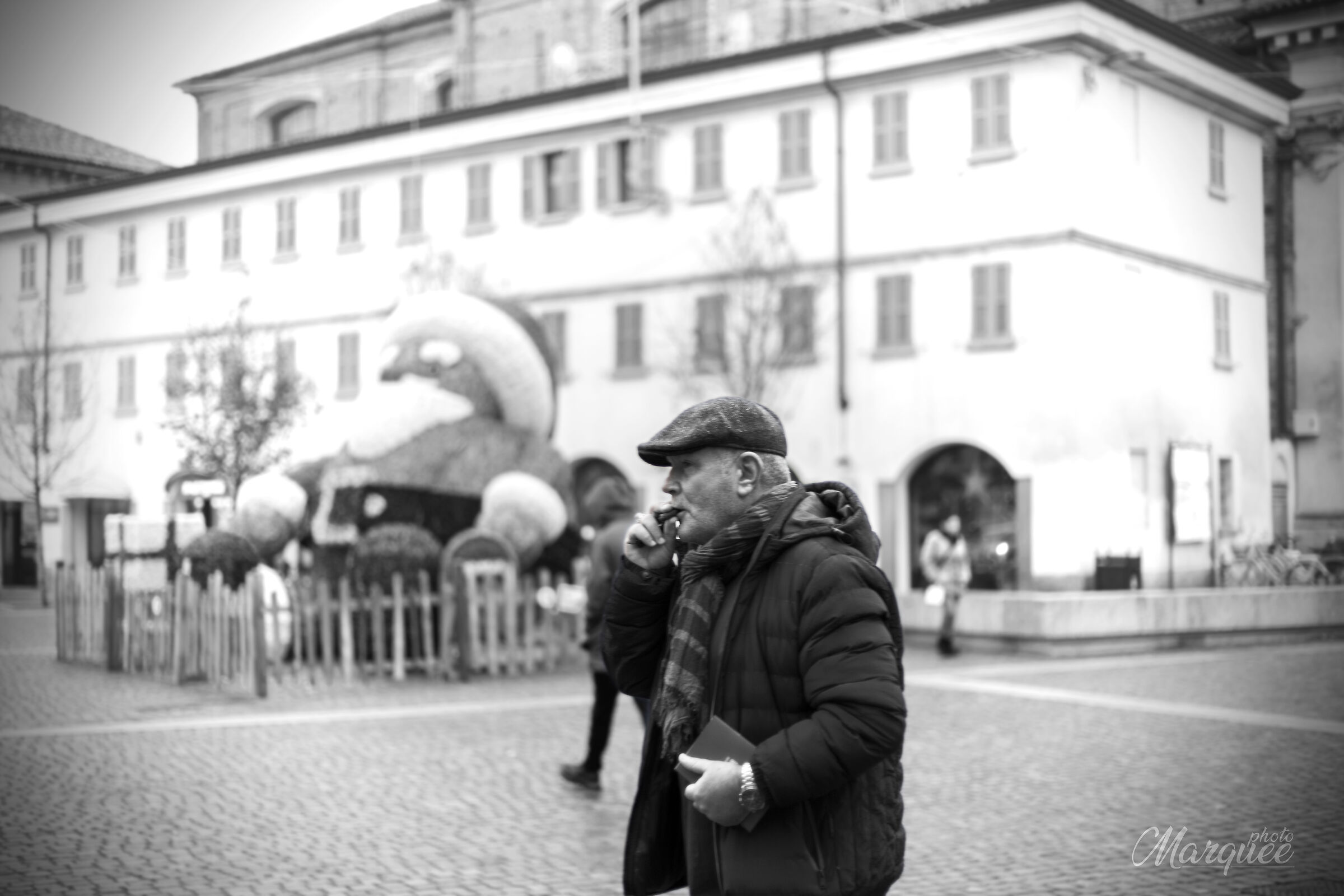 Smoking thinking walking