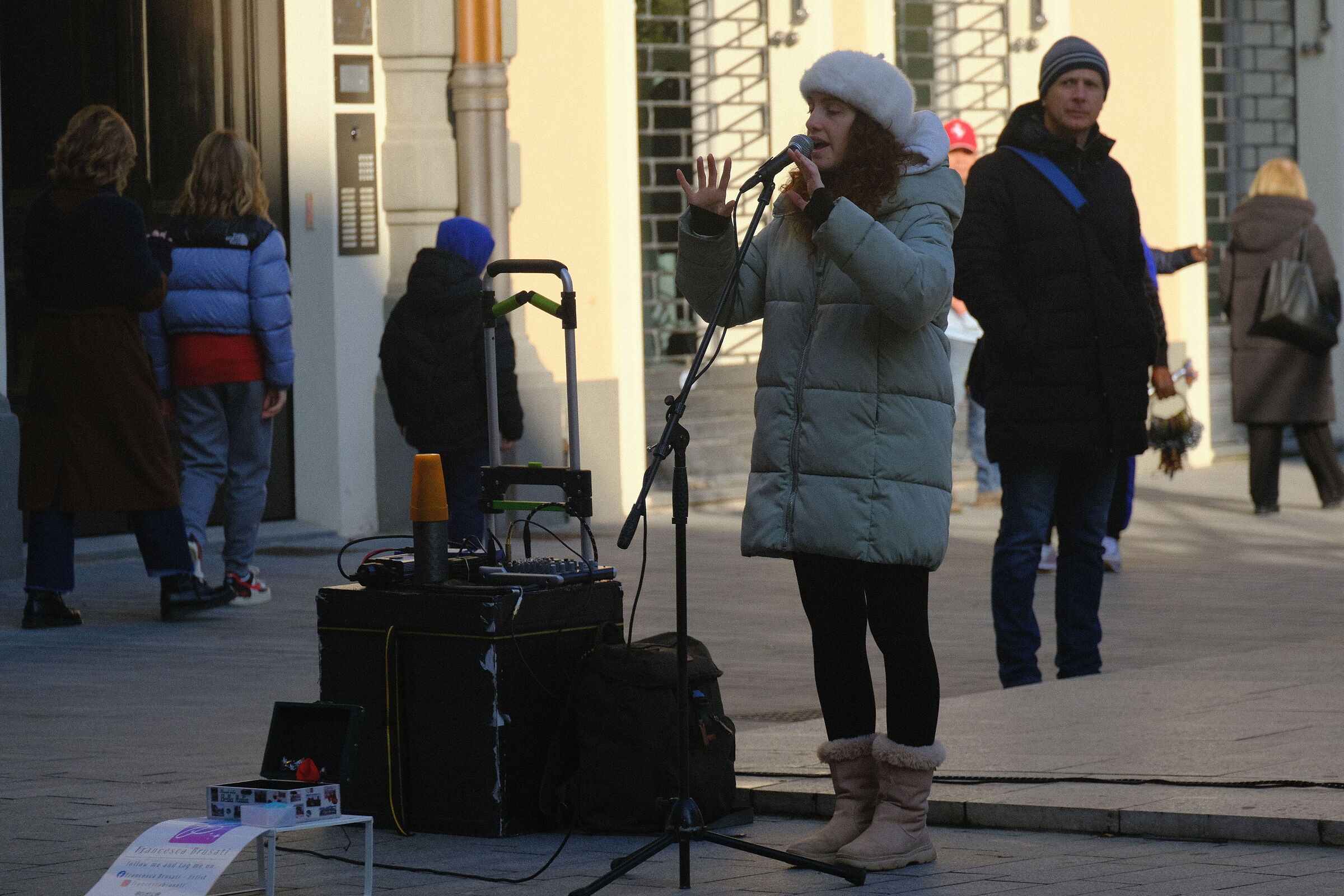 Street vocalist
