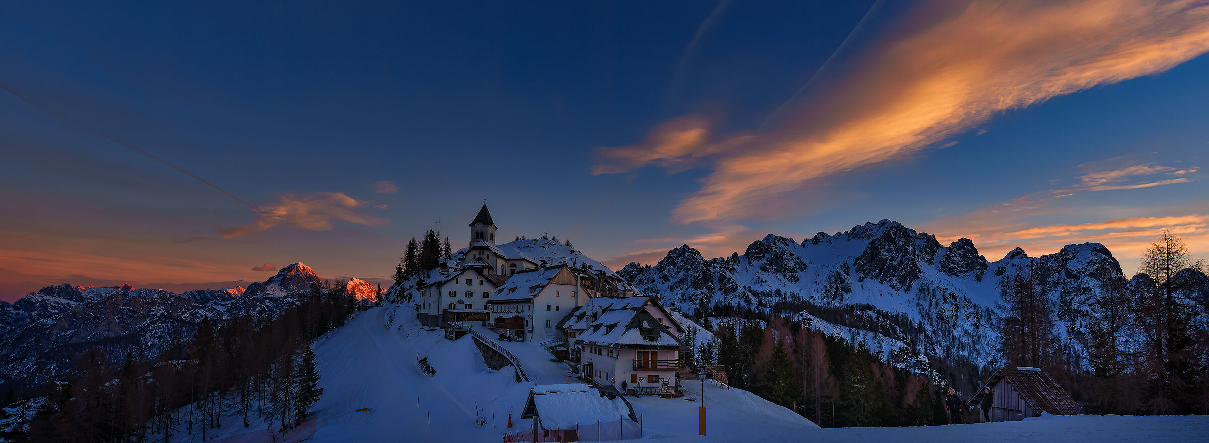 Panoramica del Lussari ed alpi Giulie