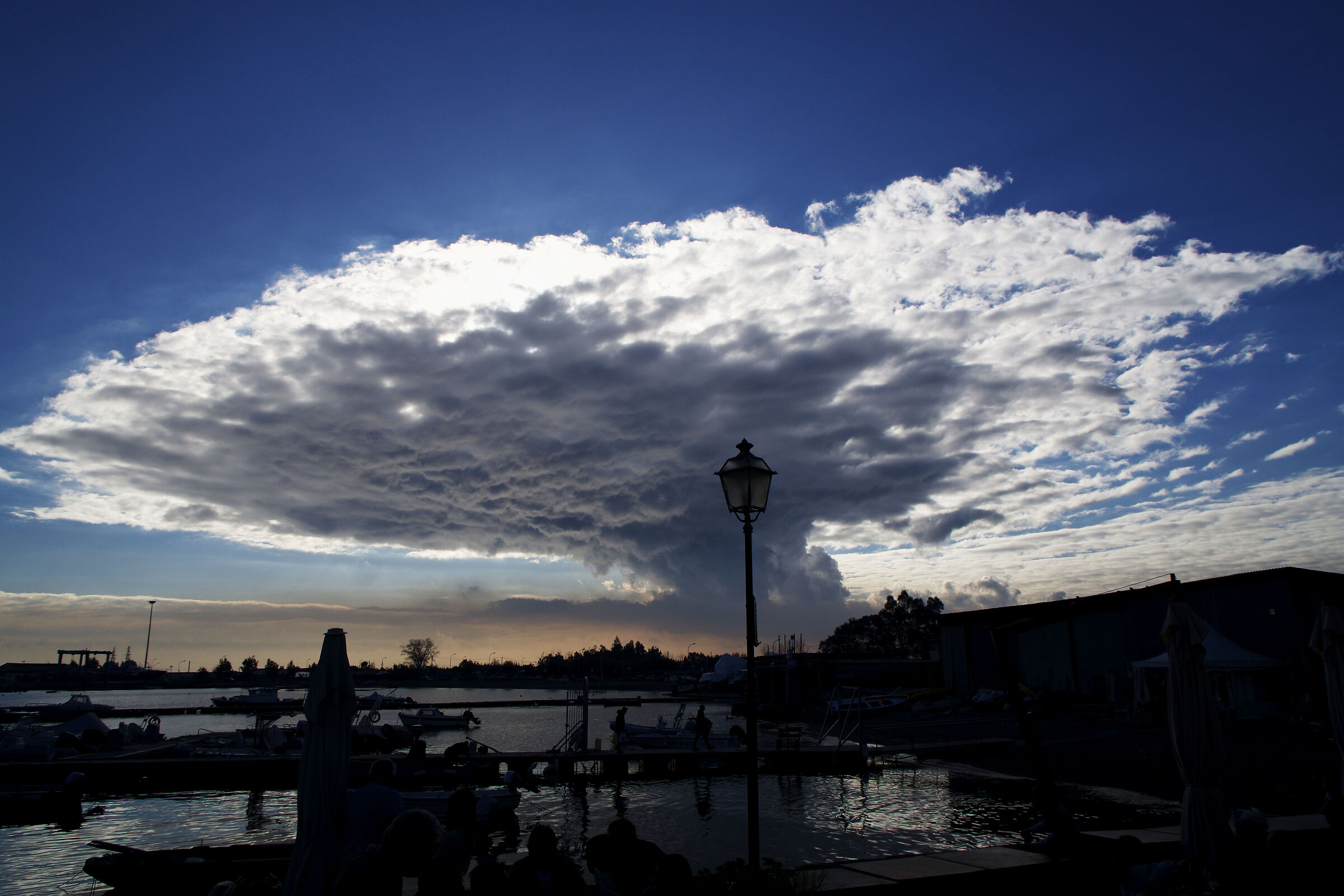Nublear explosion in Campania