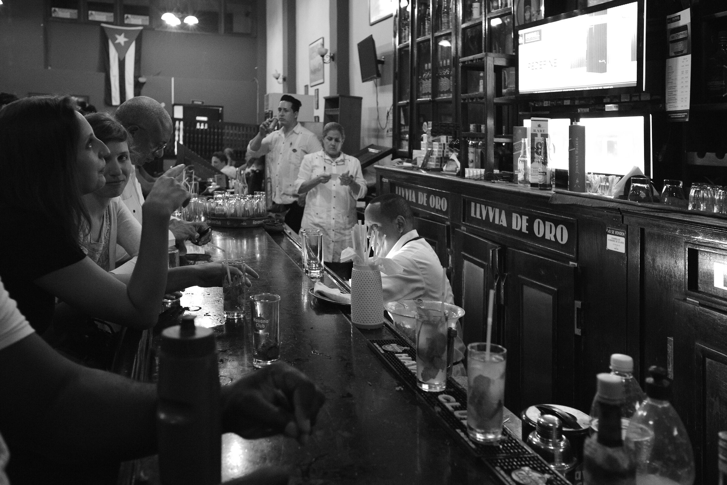 La Lluvia de oro - the bar