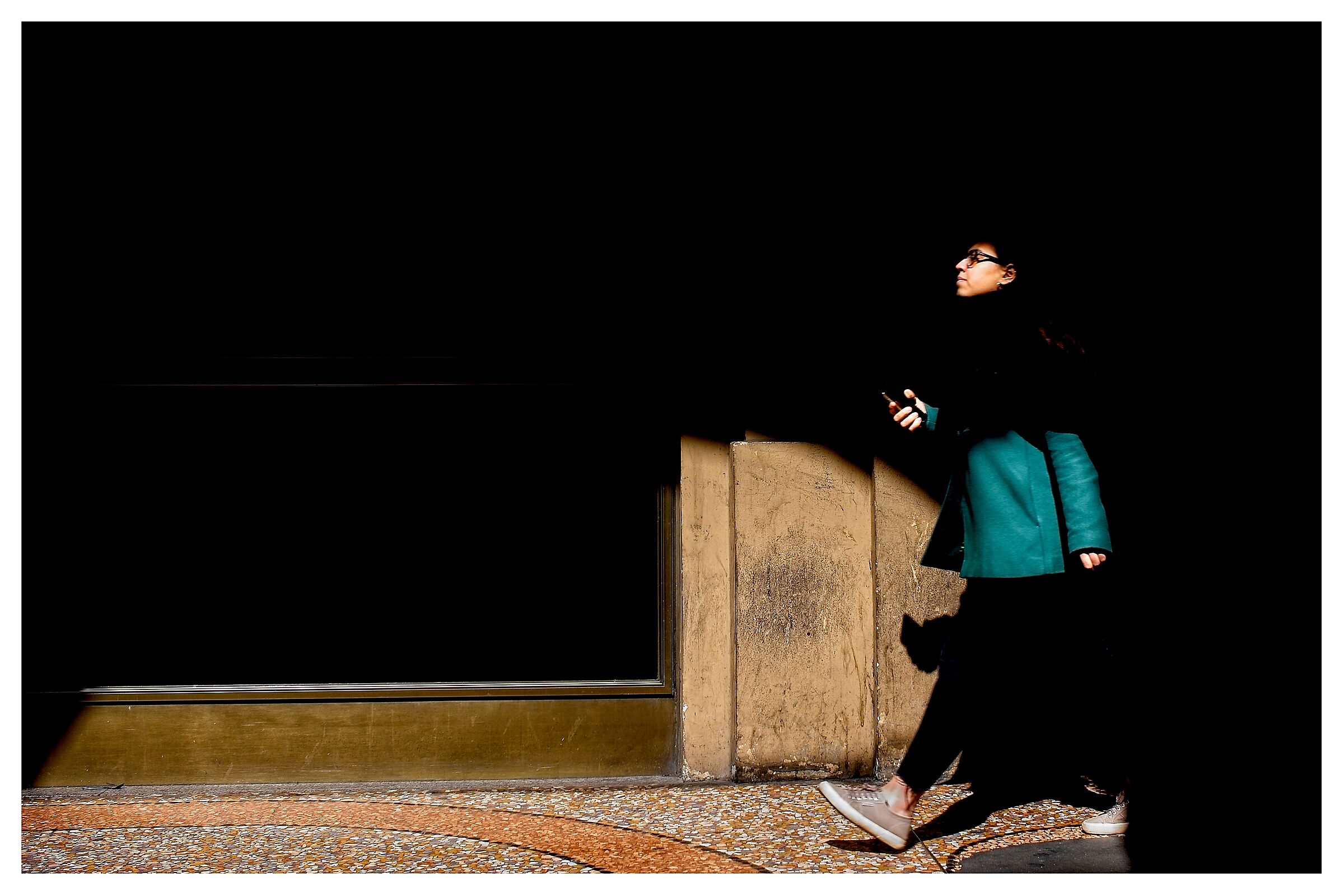 enter... in... scene