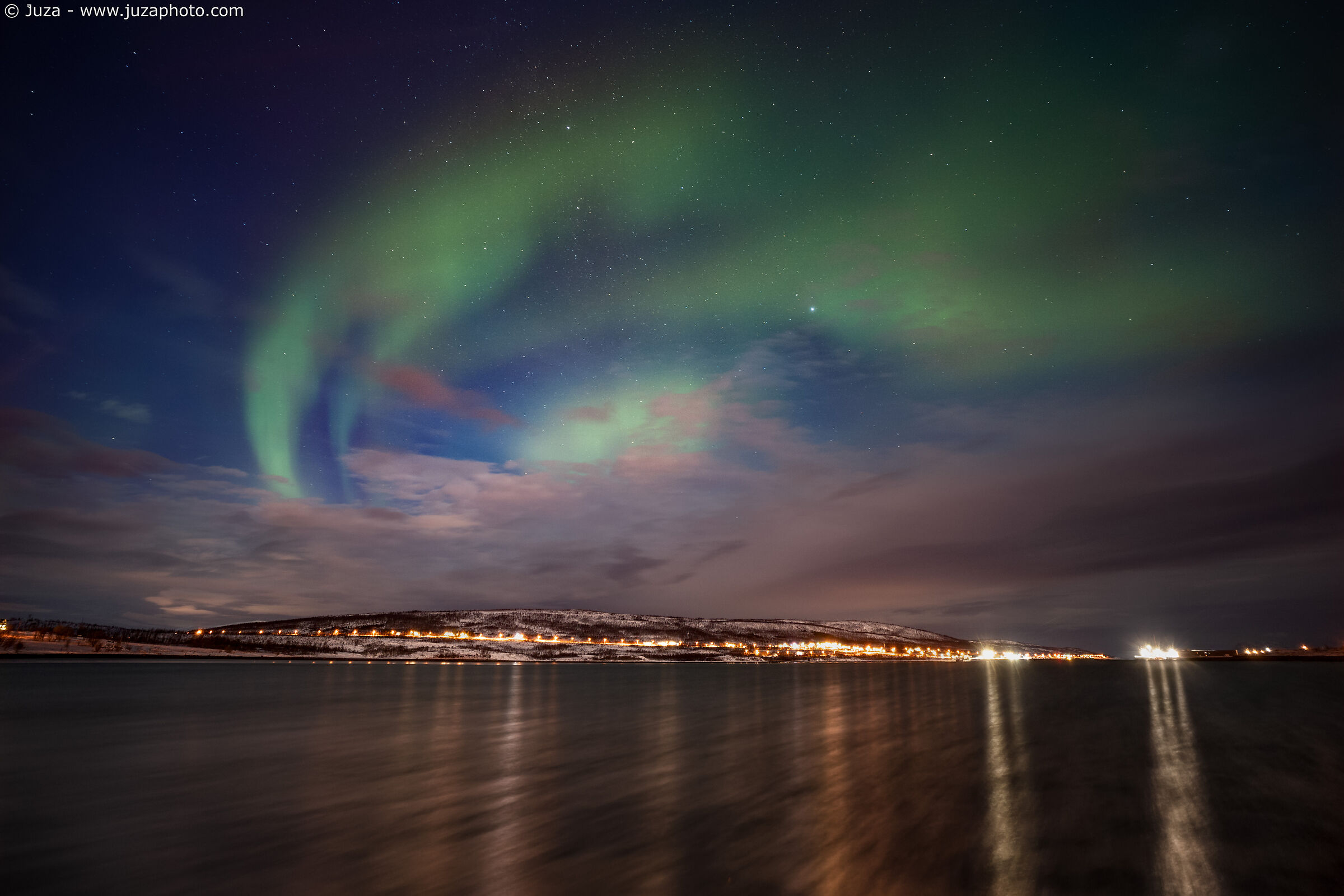 Northern lights in North-Lenangen