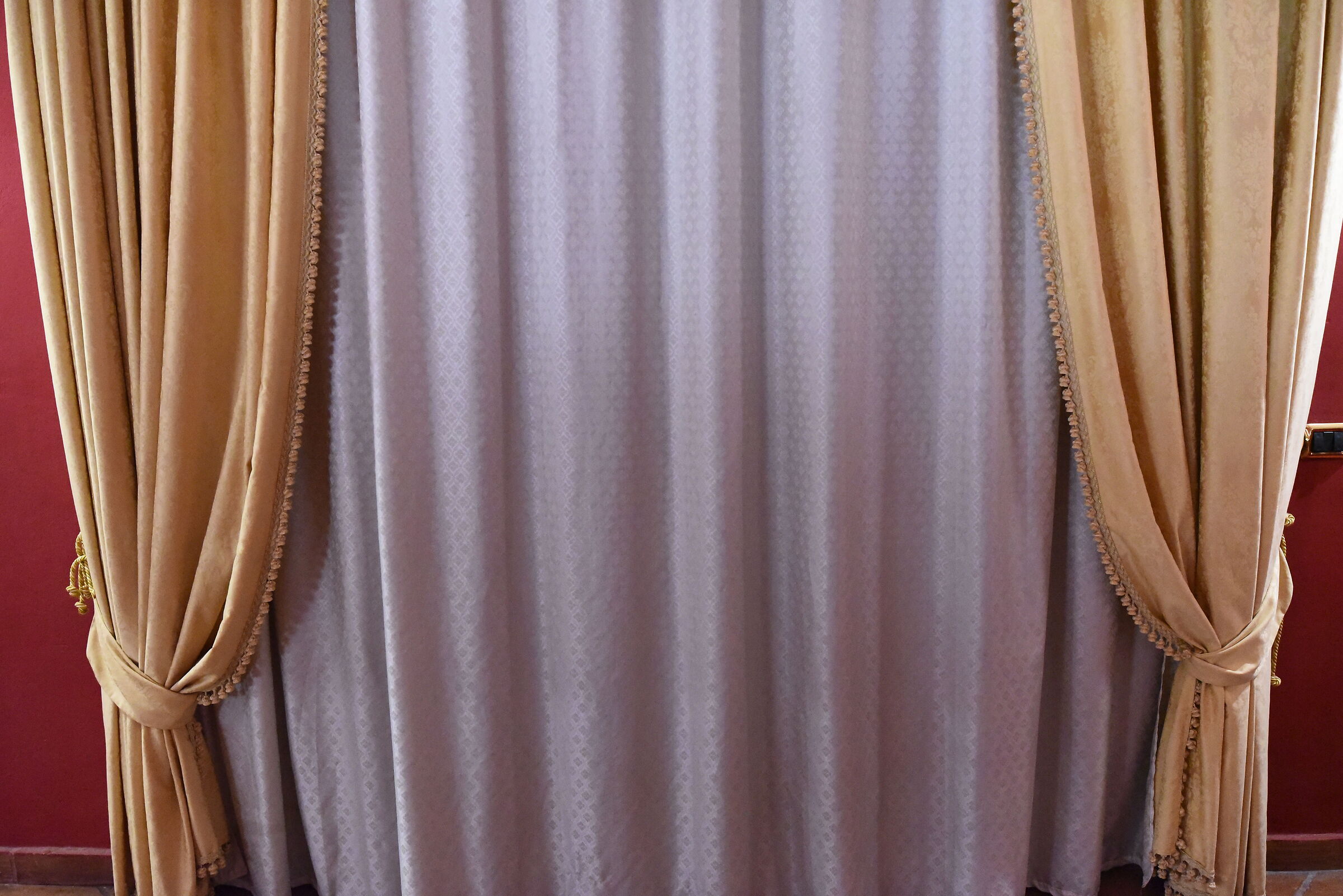 " ISO 12. 8 0 0 ", F. 2.4, 1/ 250- Sigma 28, 1.4 A...
