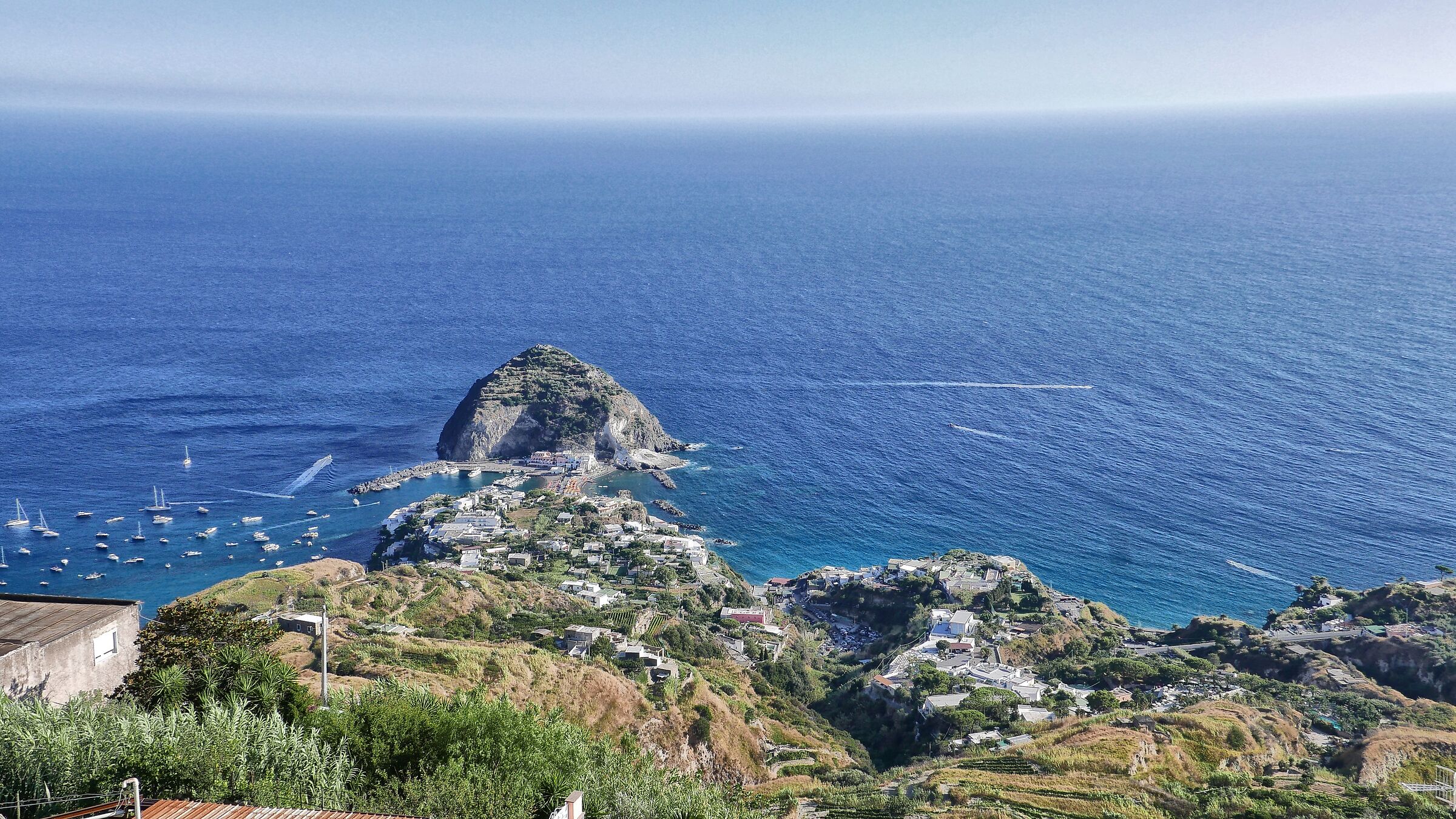 Là doveil mare luccica