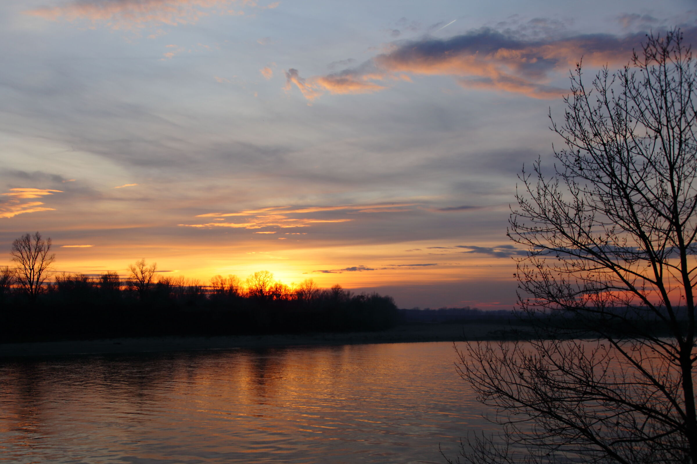 Tramonto sul fiume