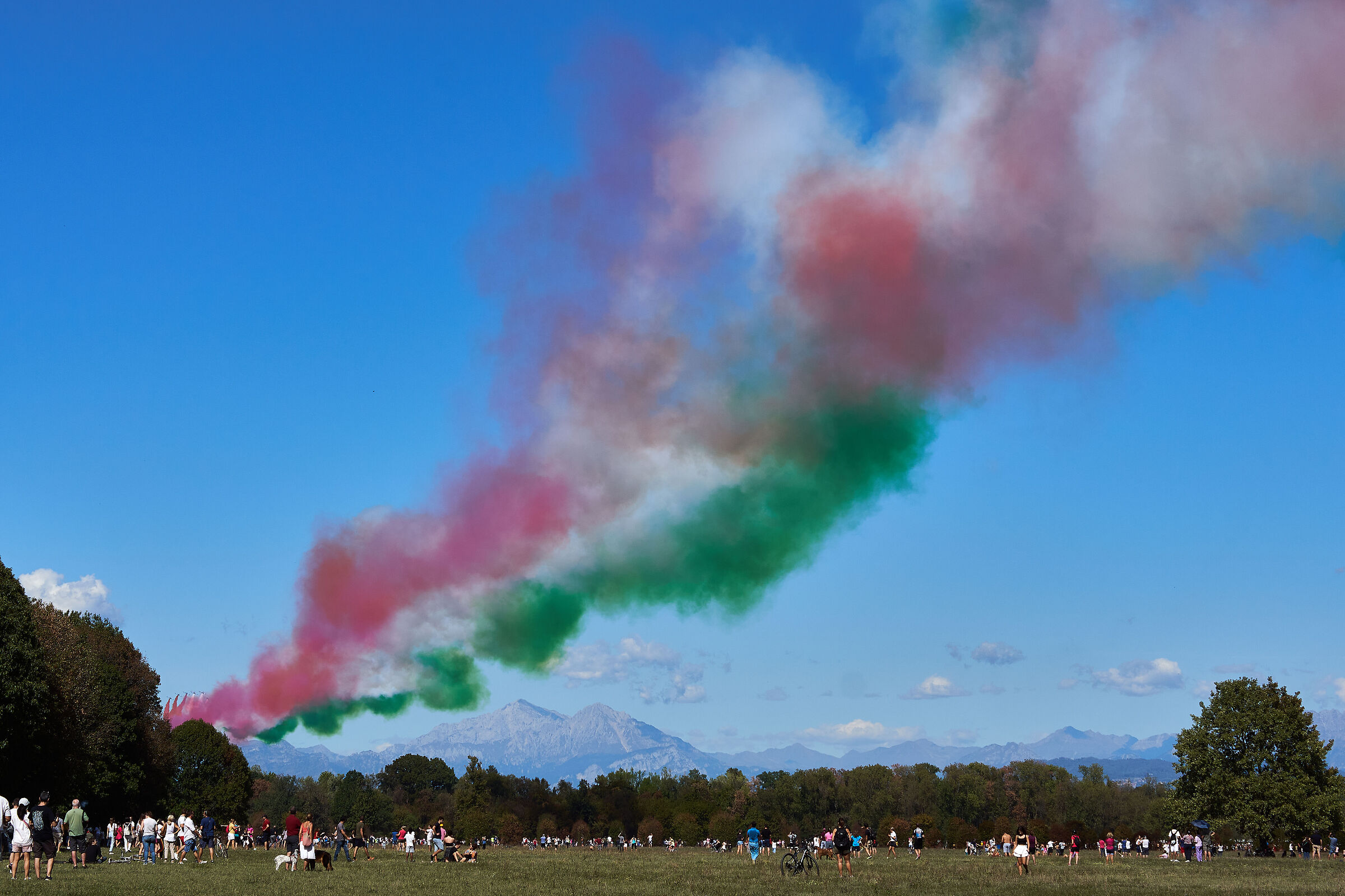 The fading of the tricolor
