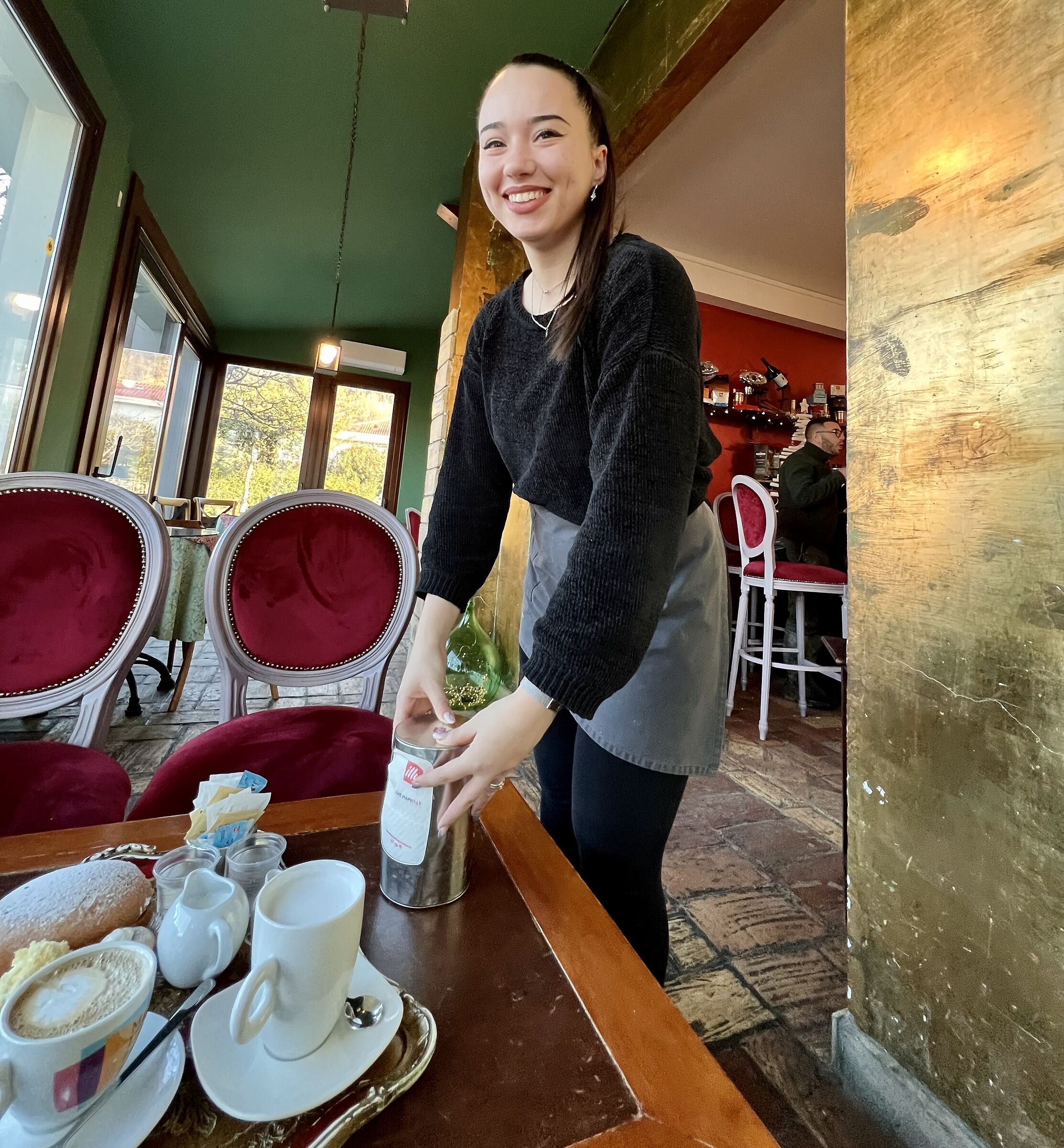 Rosella, timida barista!