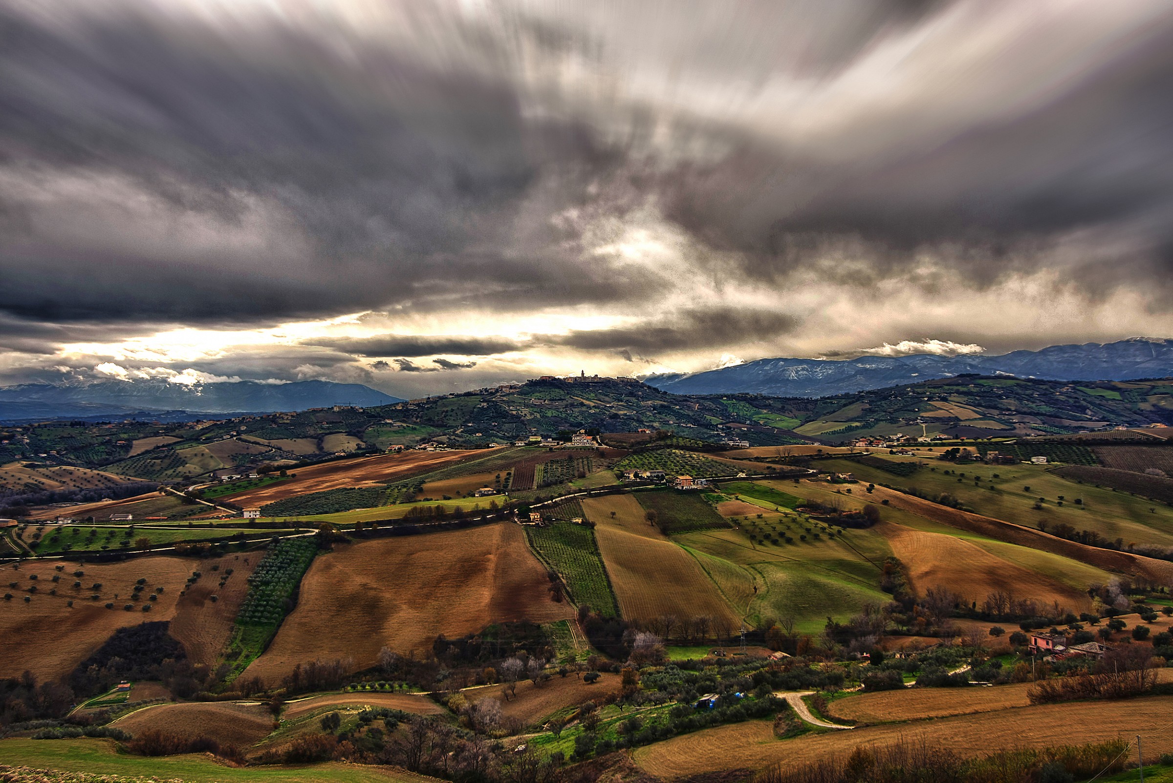 Le colline e la Majella (panorama da Silvi - Te)