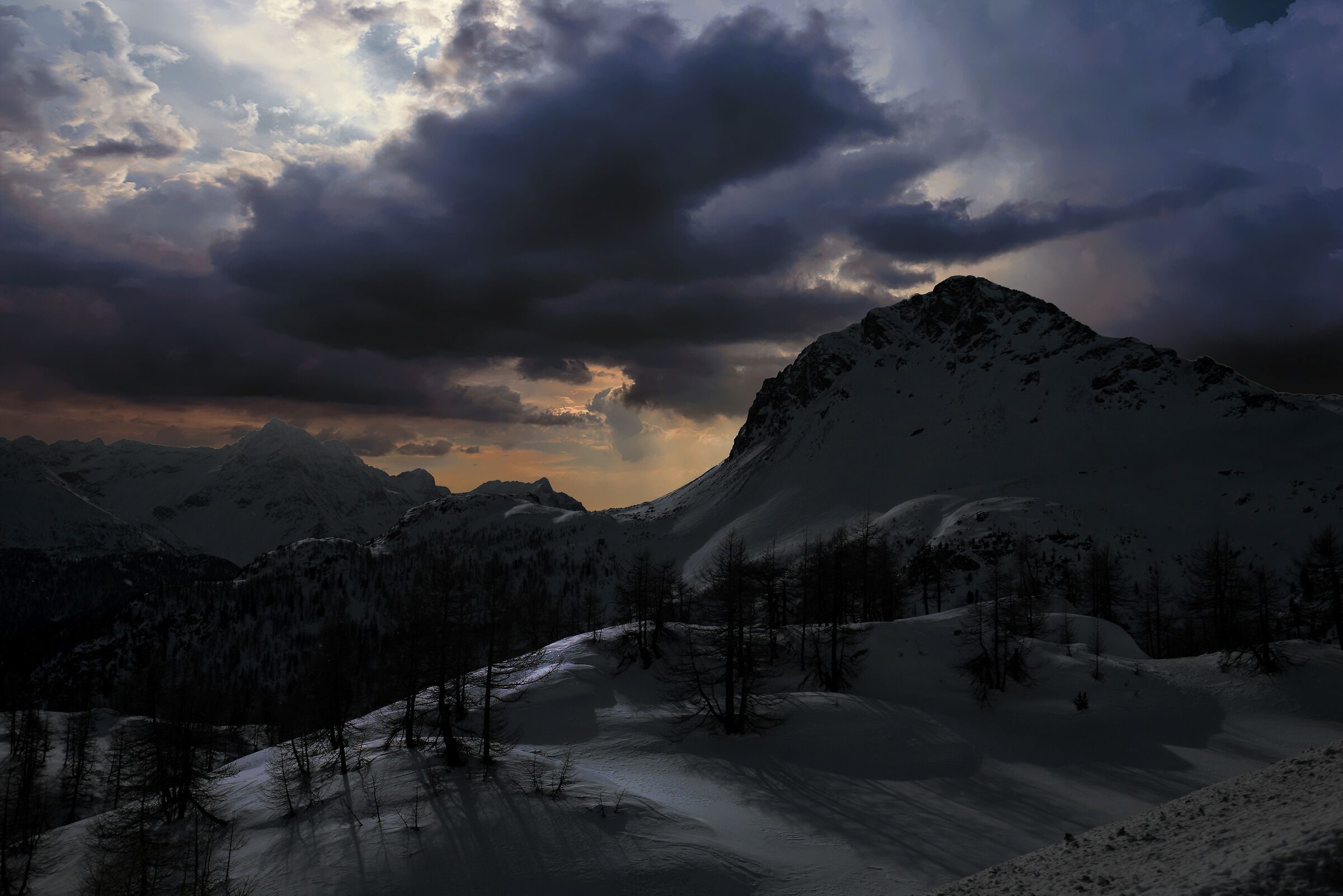 si fa notte sul Passo Bernina
