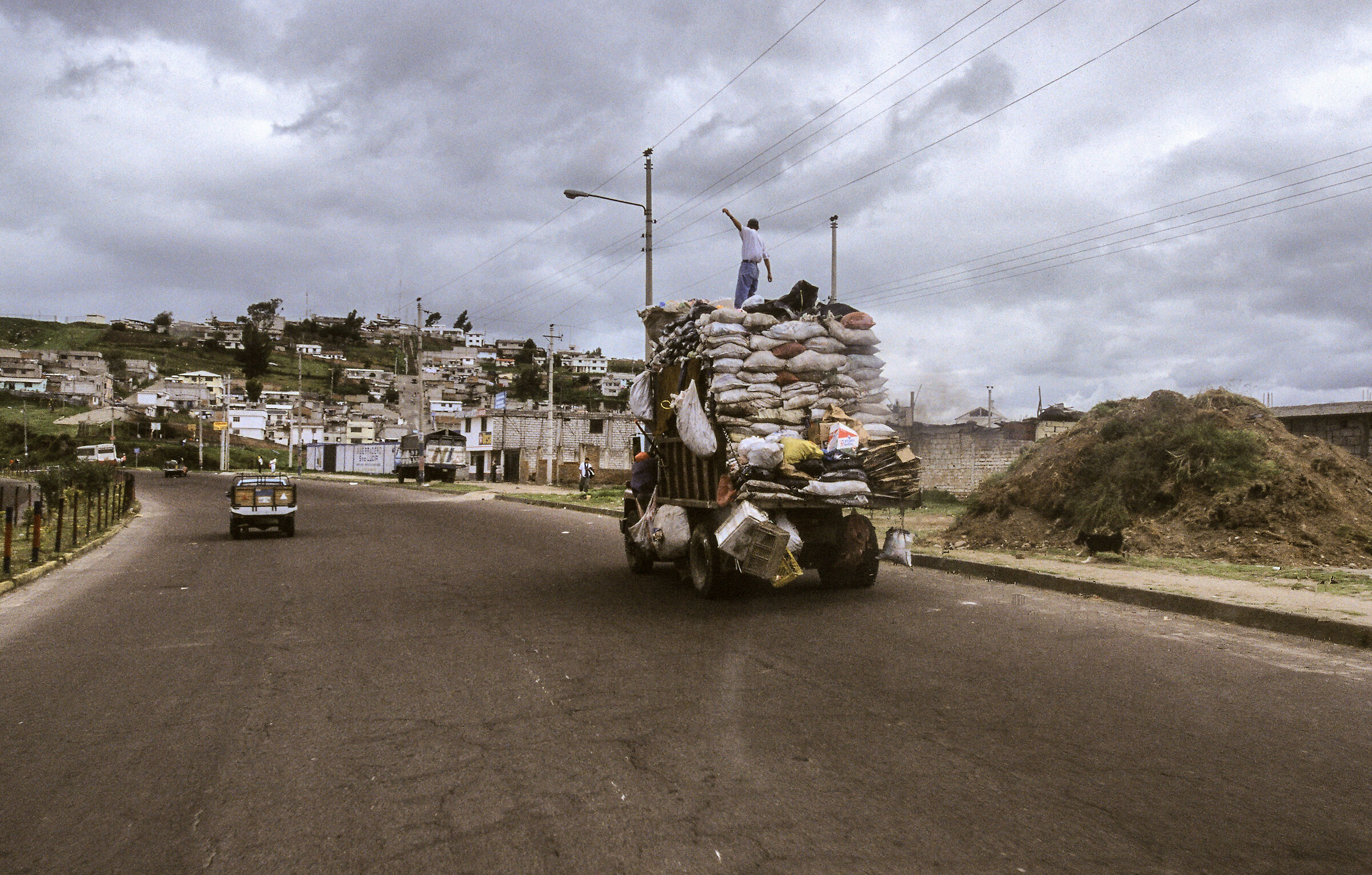 Road surfer, latacunga, Ecuador