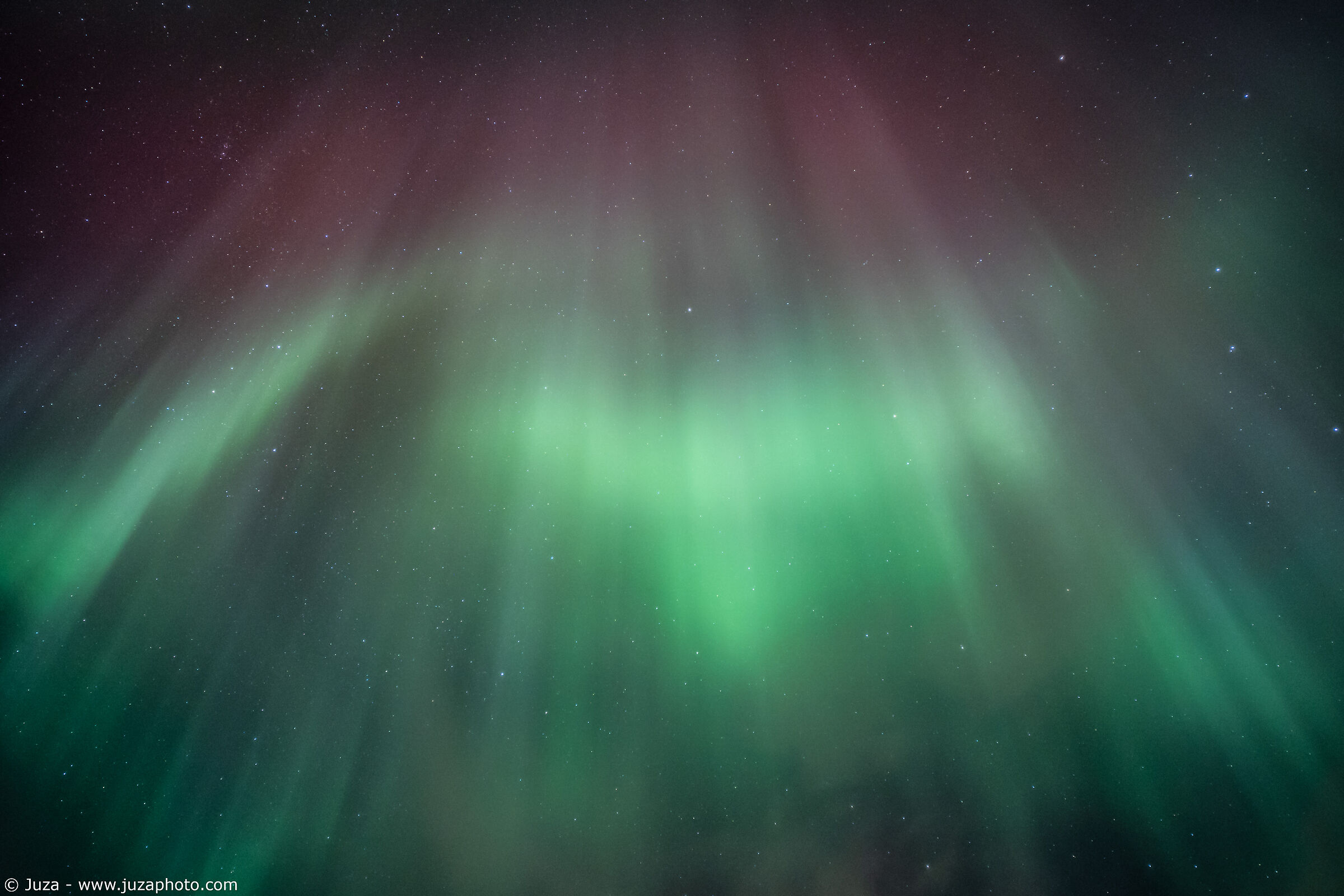 Shades and rays of aurora