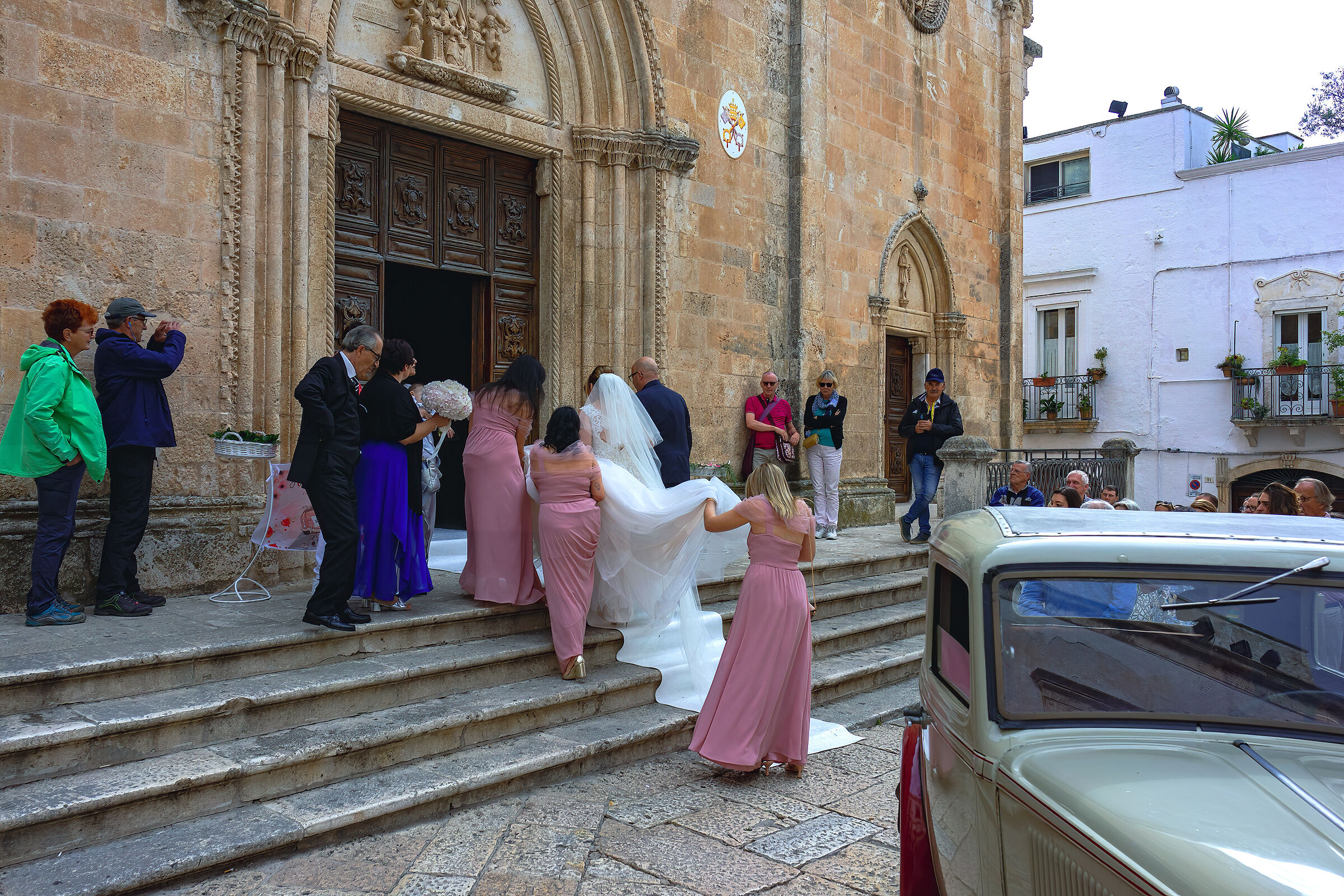 A little help to the bride