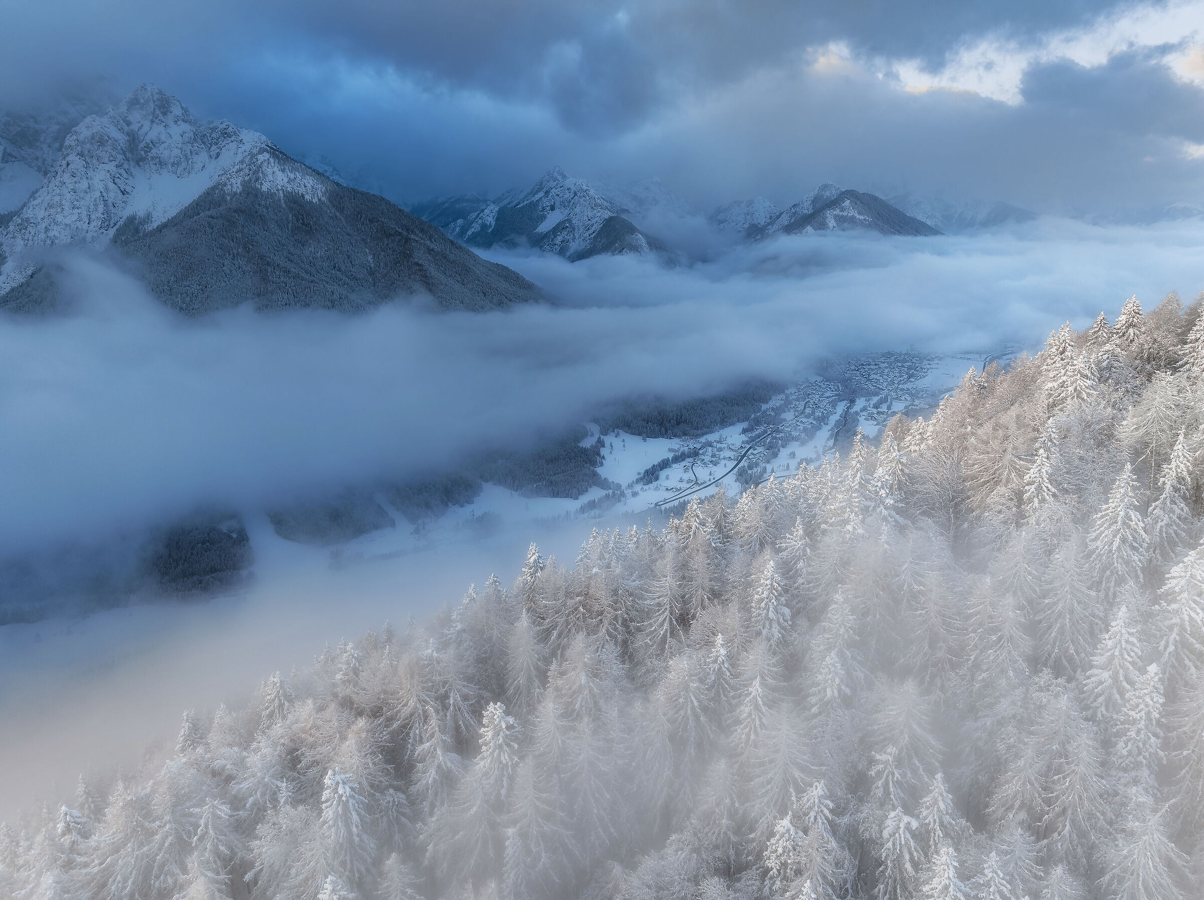 Neve fresca in montagna