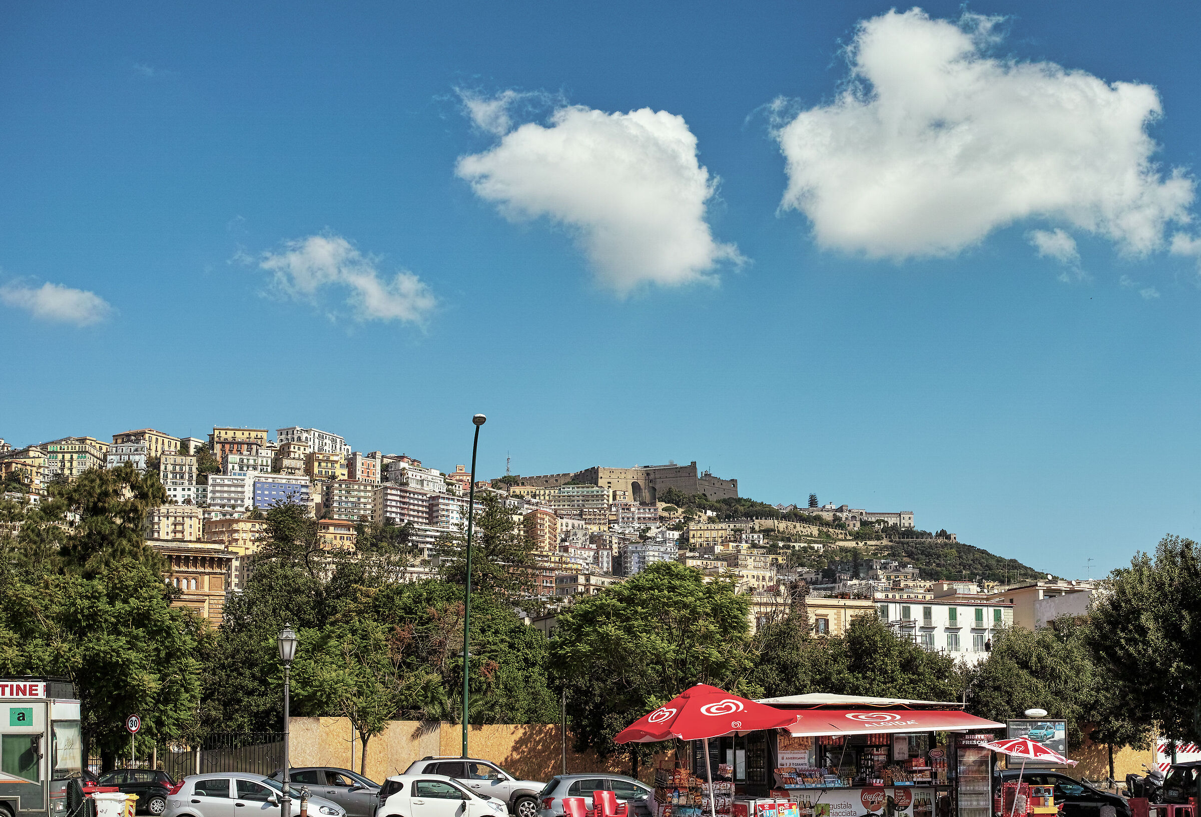 Castel S.Elmo e Certosa S.Martino-vista da Rotonda Diaz