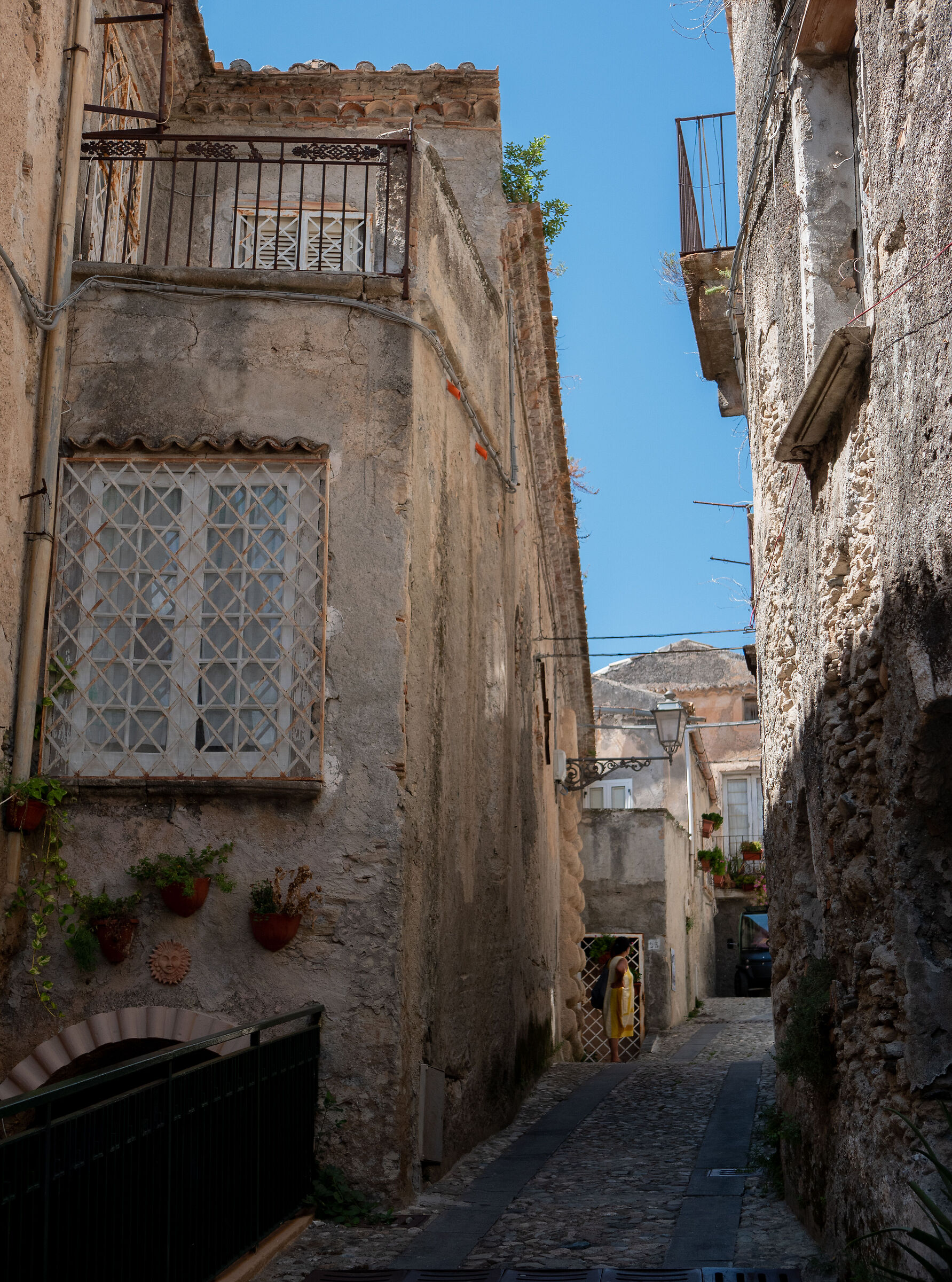 Among the alleys of the village of Tropea