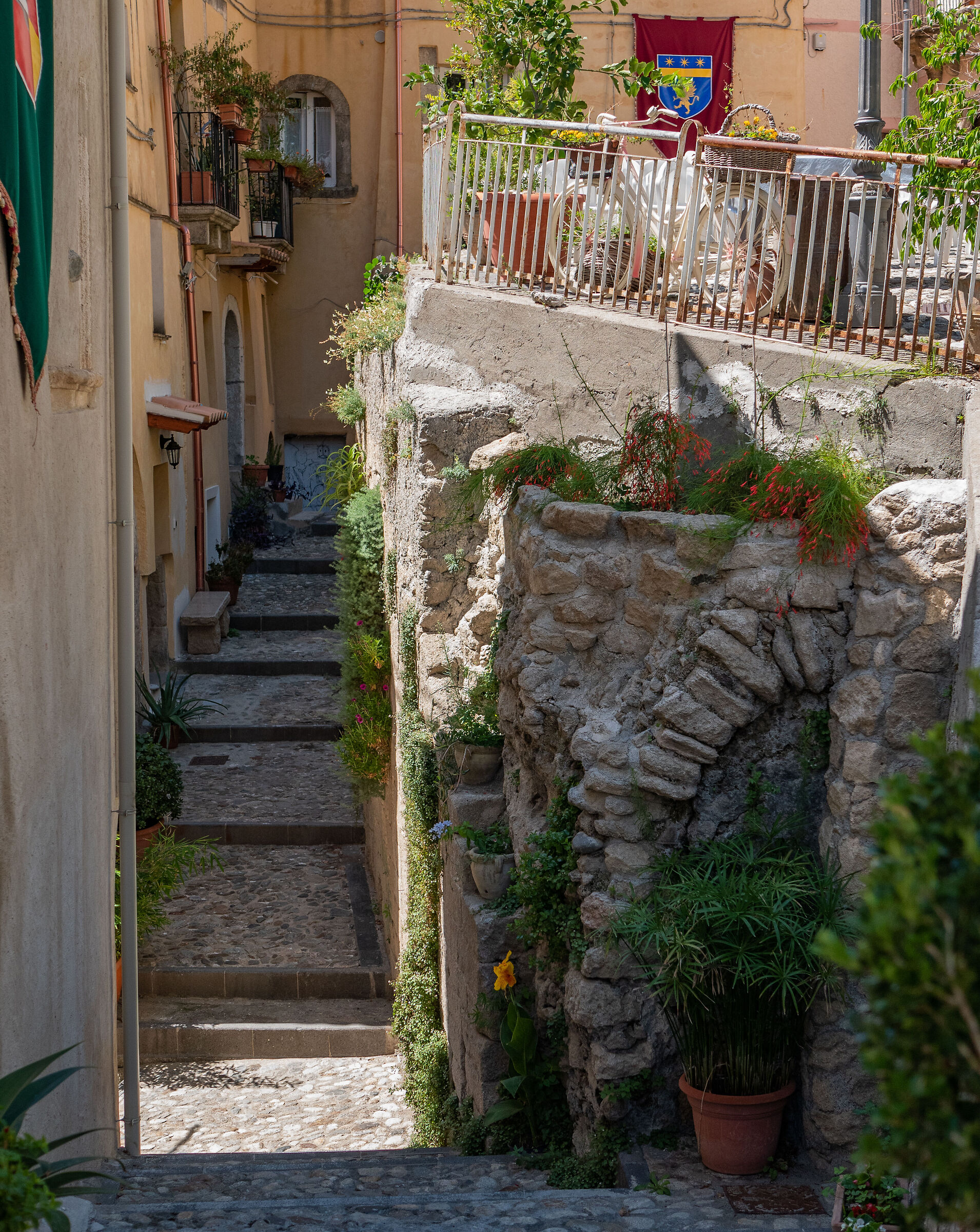 Among the alleys of the village of Tropea 4