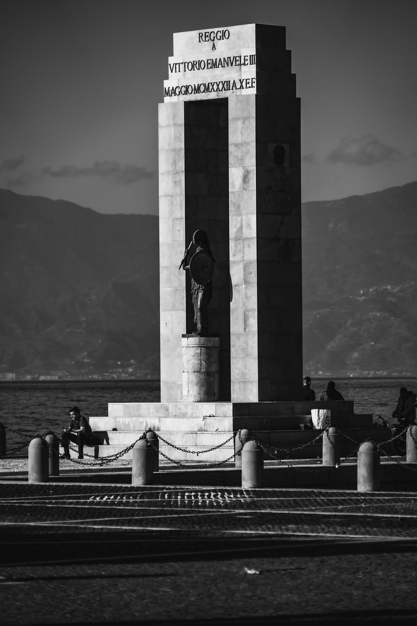 Guardati le spalle