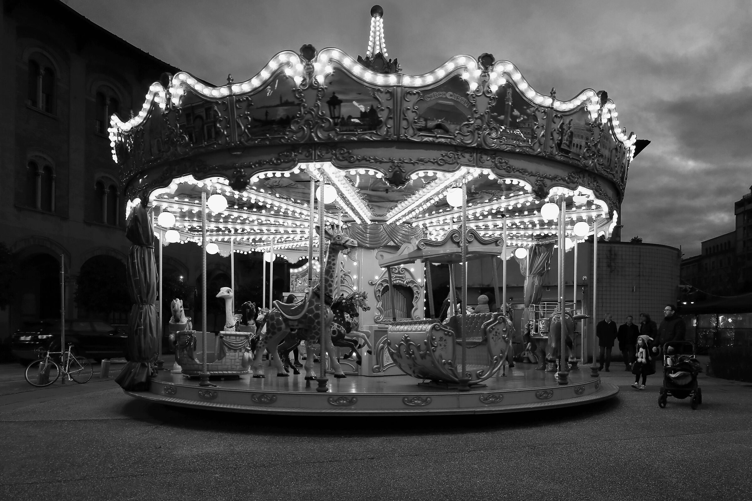The discreet charm of the carousel
