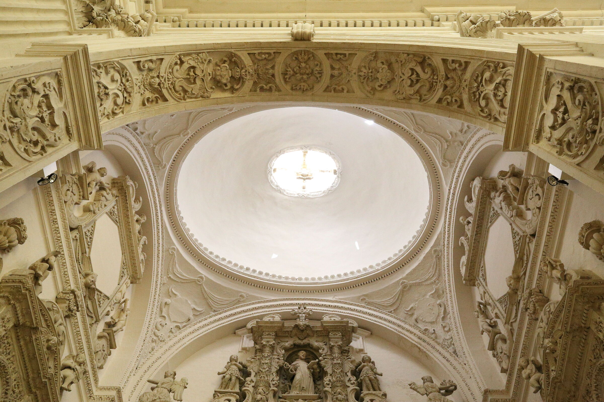 "F. 11", ISO 12. 8 0 0, 1/ 125- Canon 17-40 F. 4 L...