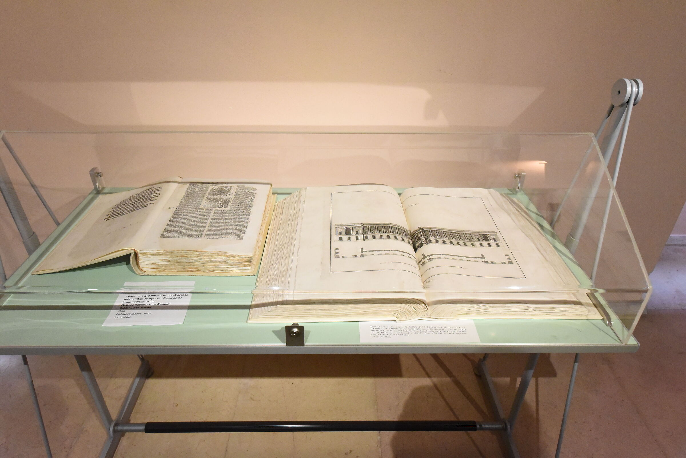 "ISO 12. 8 0 0",F. 8, 1/ 250- Nikon 14-24 F. 2.8 G...