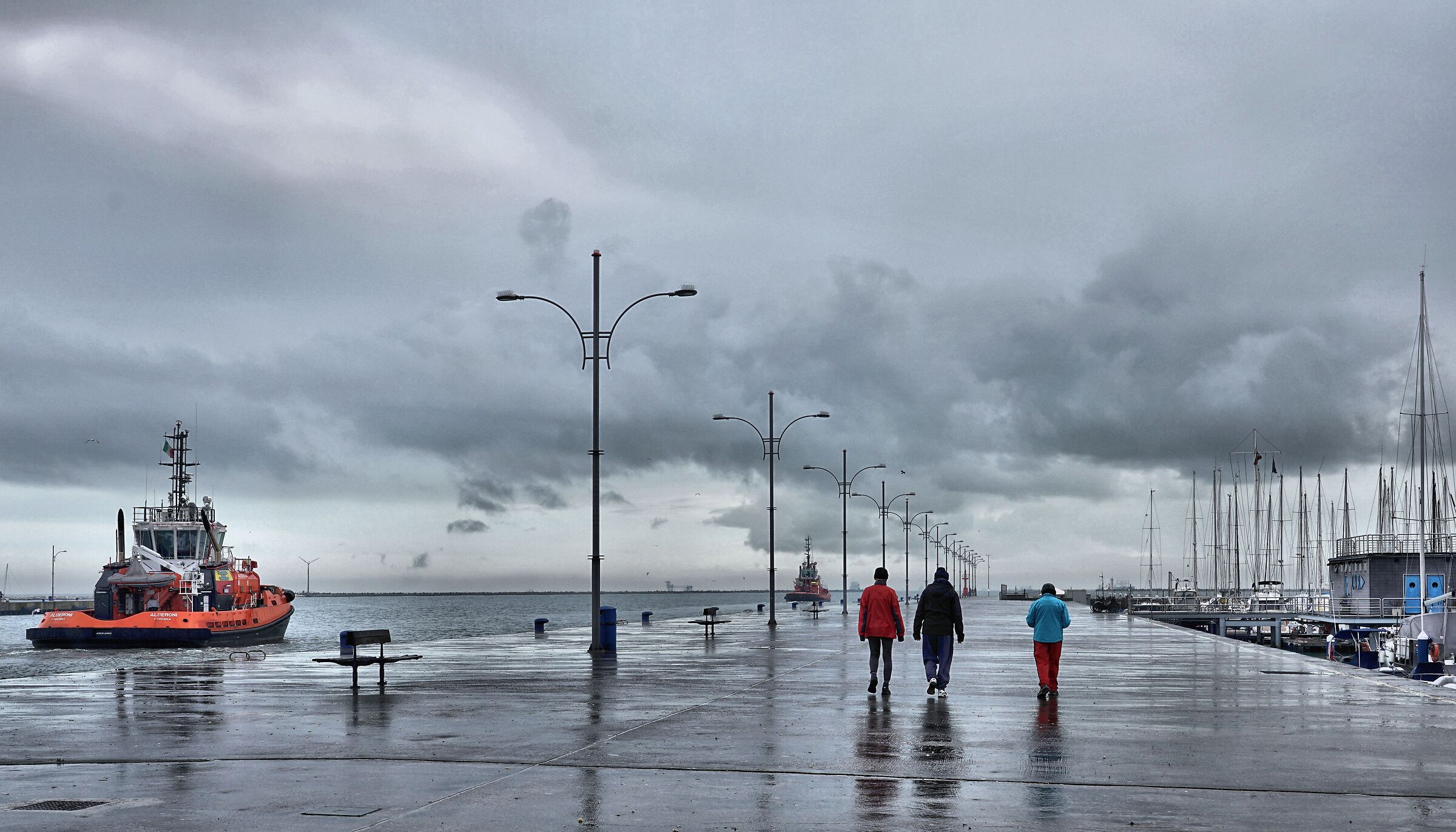 The diehards of the walk.