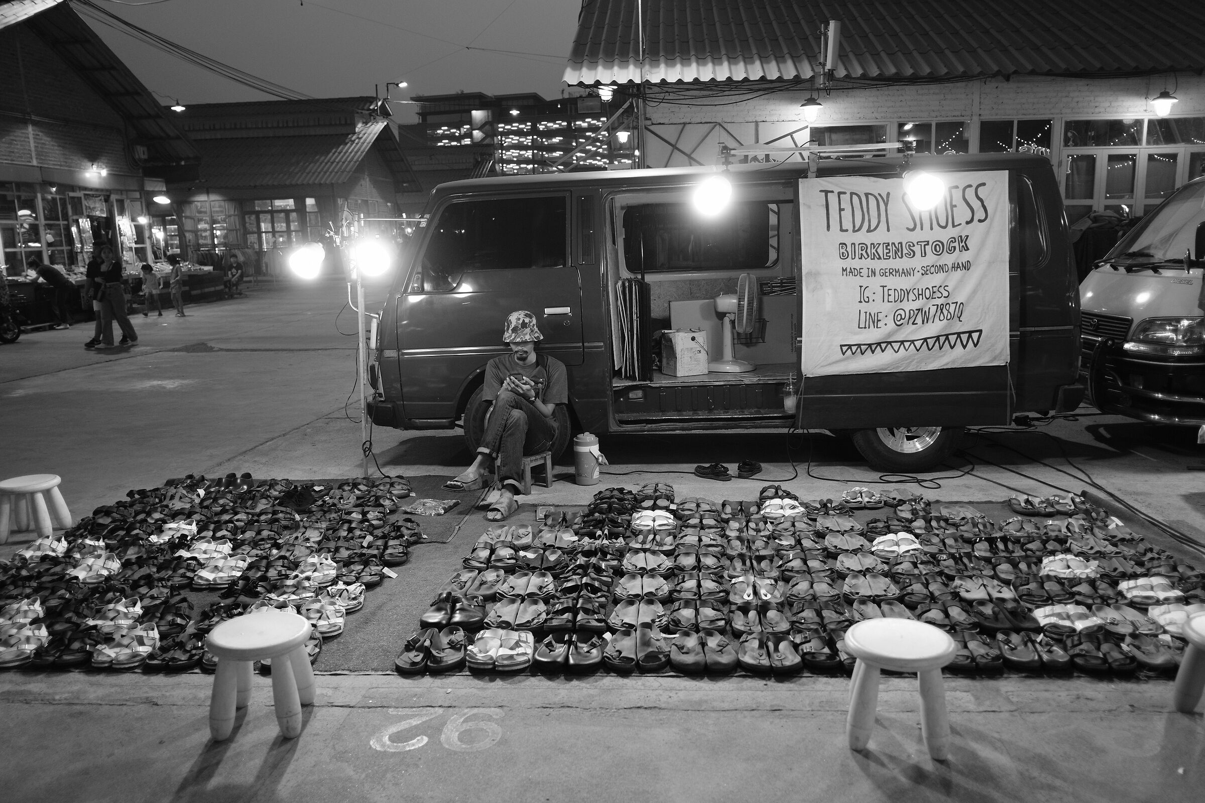 Second hand, or second foot ?