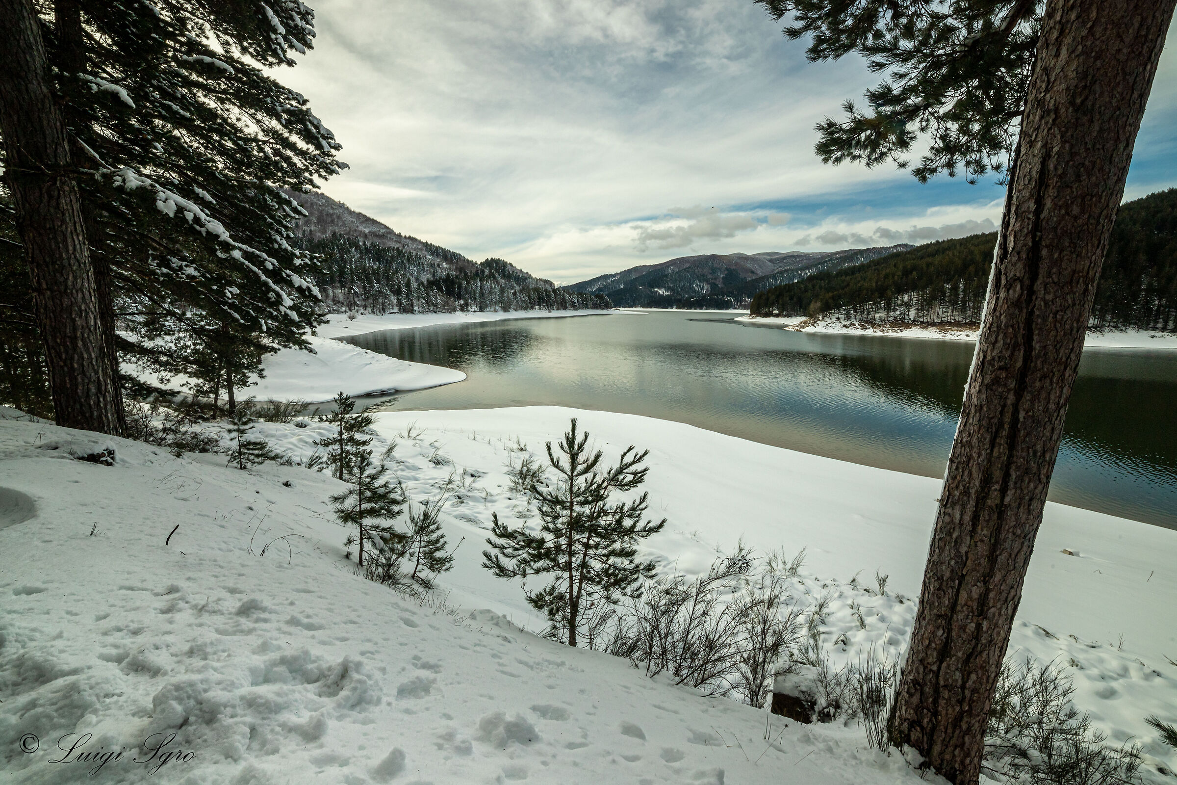Lago Ampollino di inverno