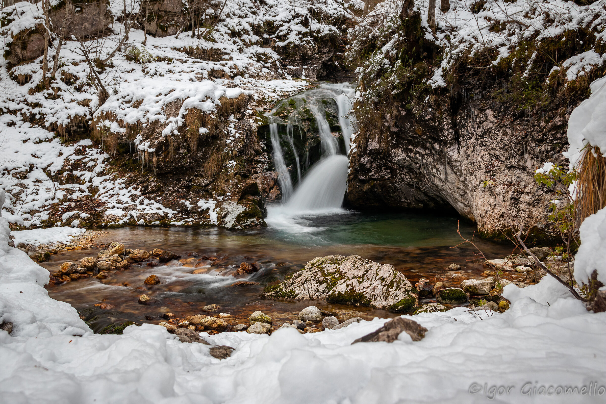 Cascate dell'Arzino in veste invernale