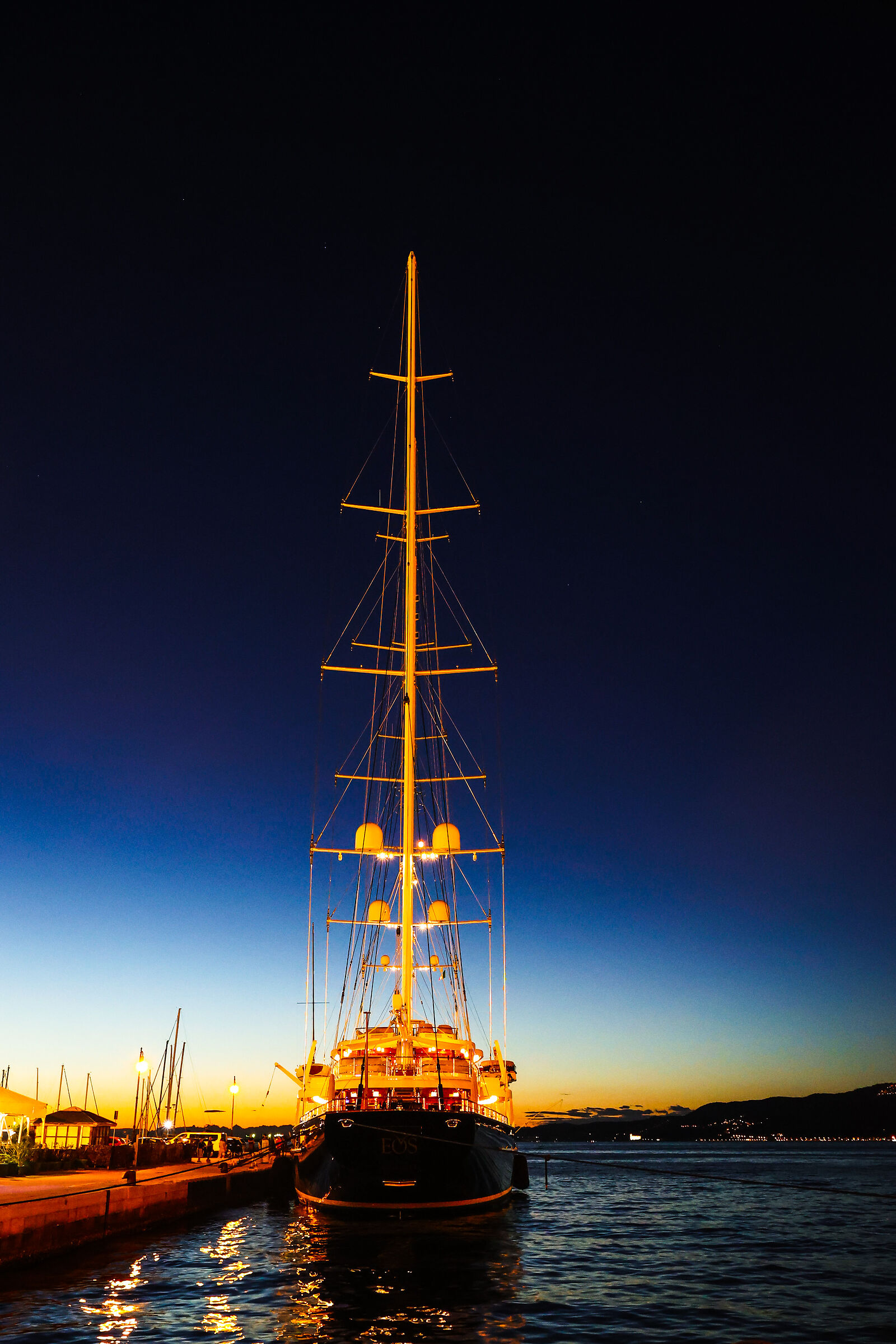 Yacht all'ormeggio