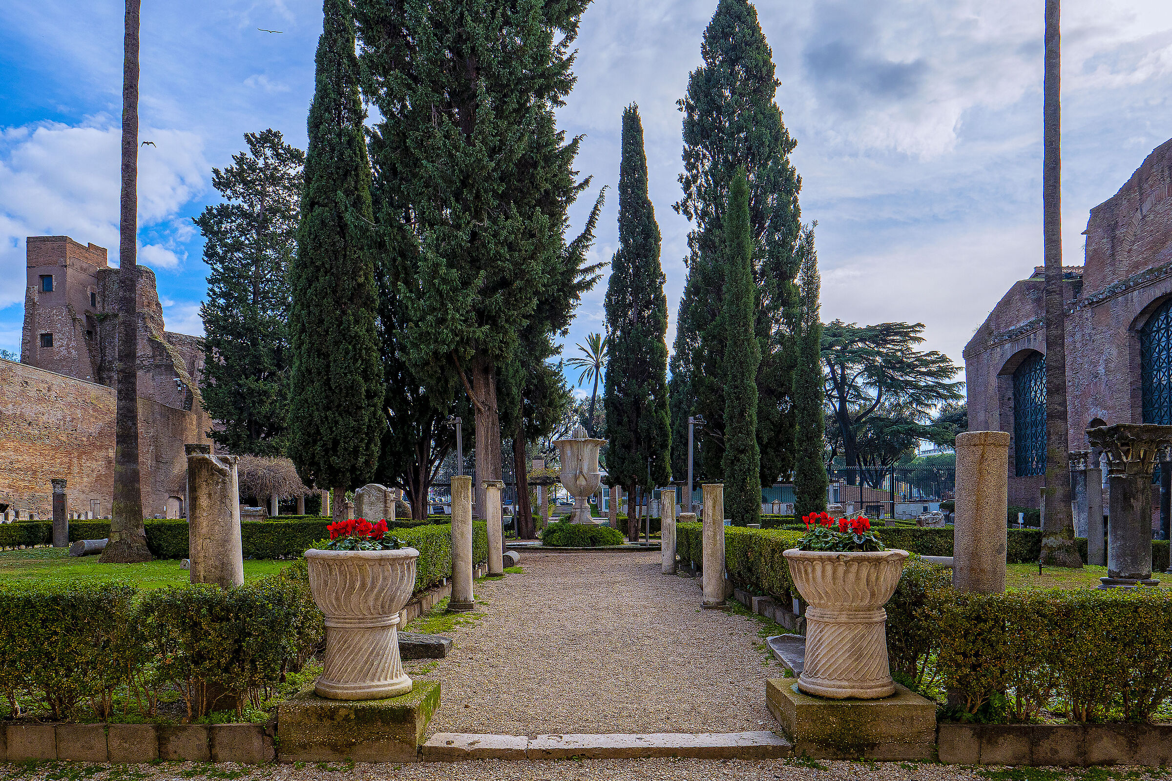 Giardino d'ingresso al museo