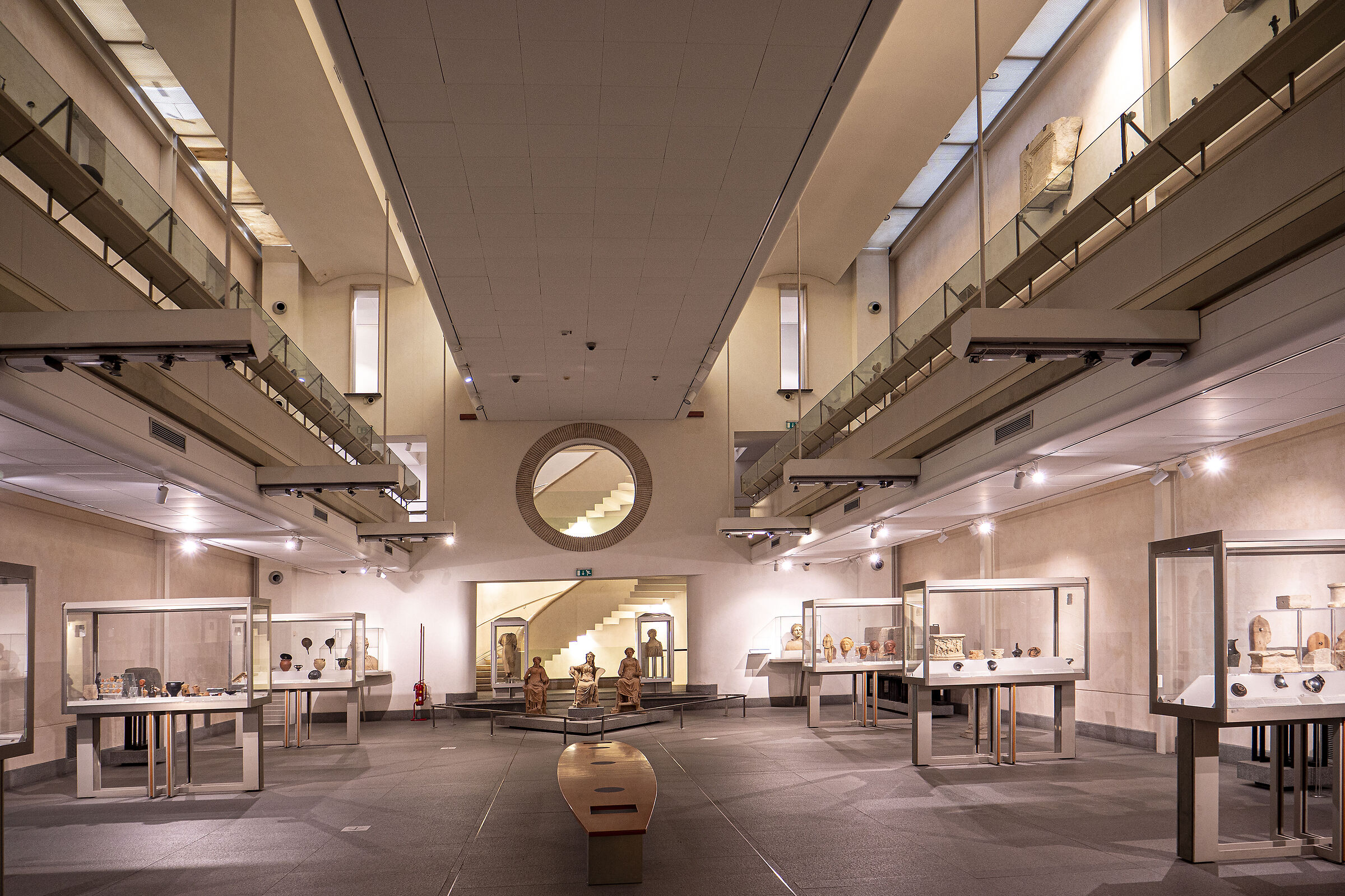 Una grande sala di esposizione